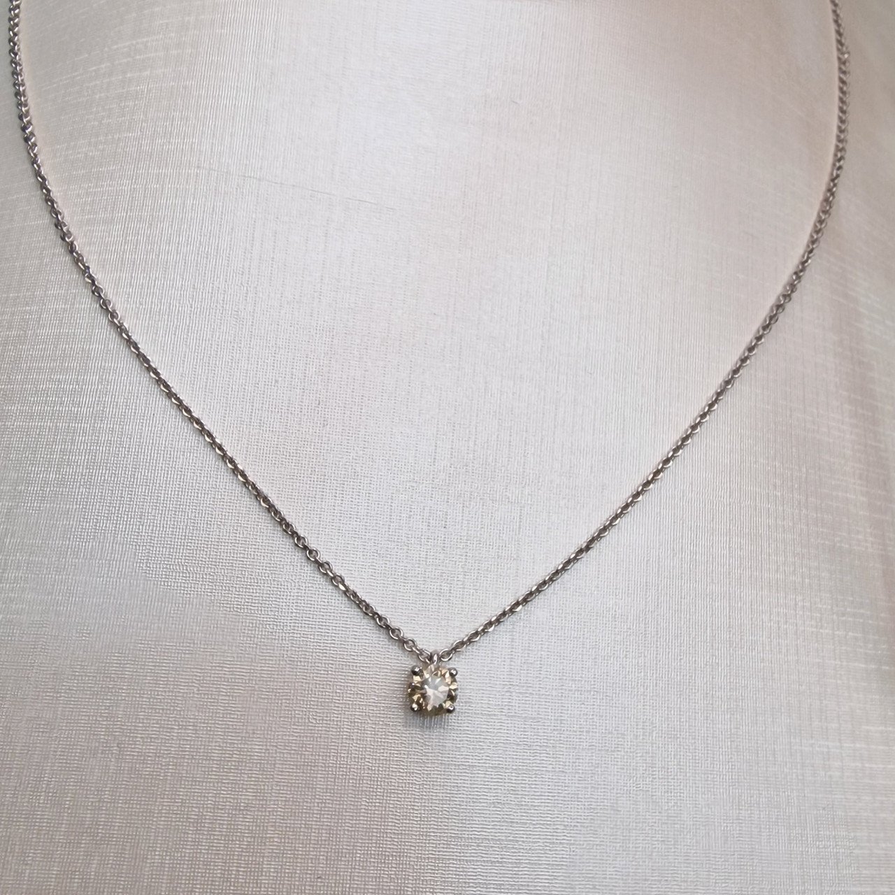 Колье Deimantas 99981887 2,72гр 0,564ct. купить,NaN