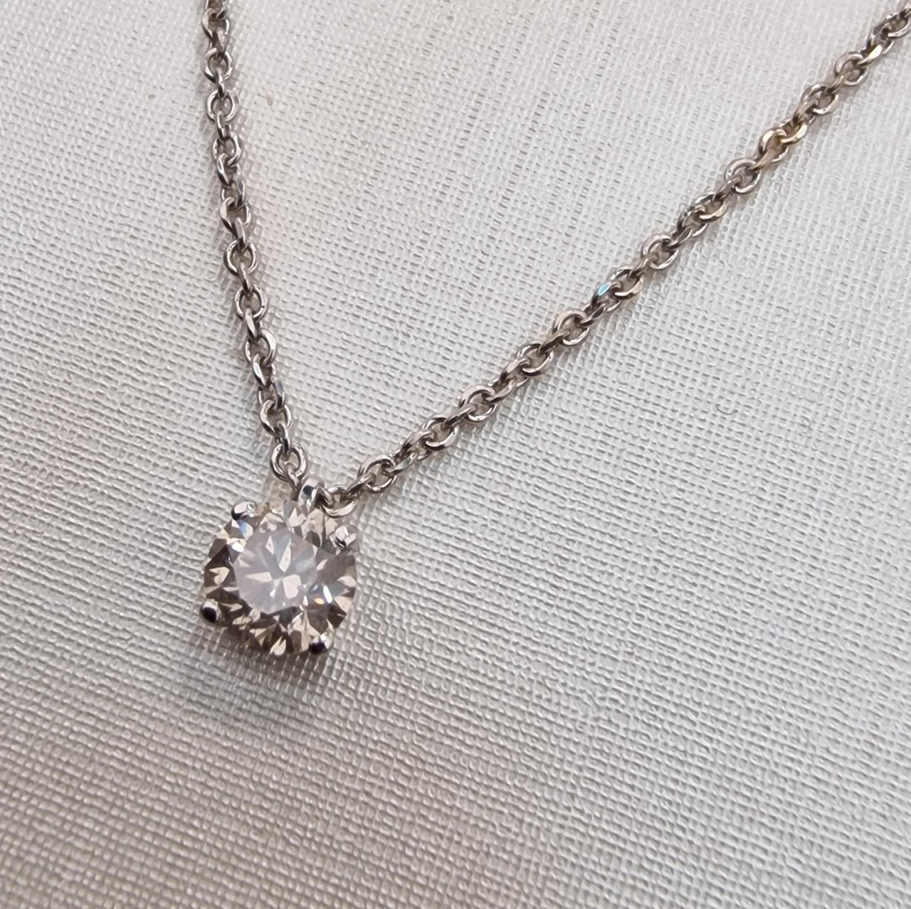 Колье Deimantas 99981846 2,55гр 0,506ct. купить,NaN