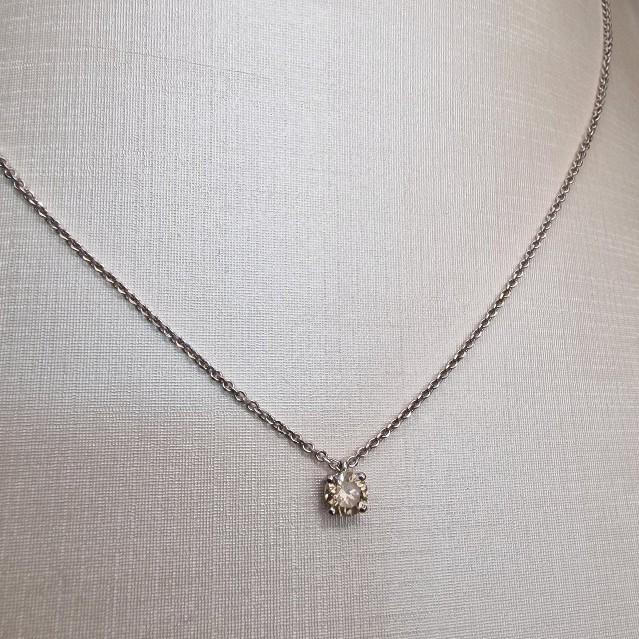 Колье Deimantas 99981887 2,72гр 0,564ct. купить,NaN