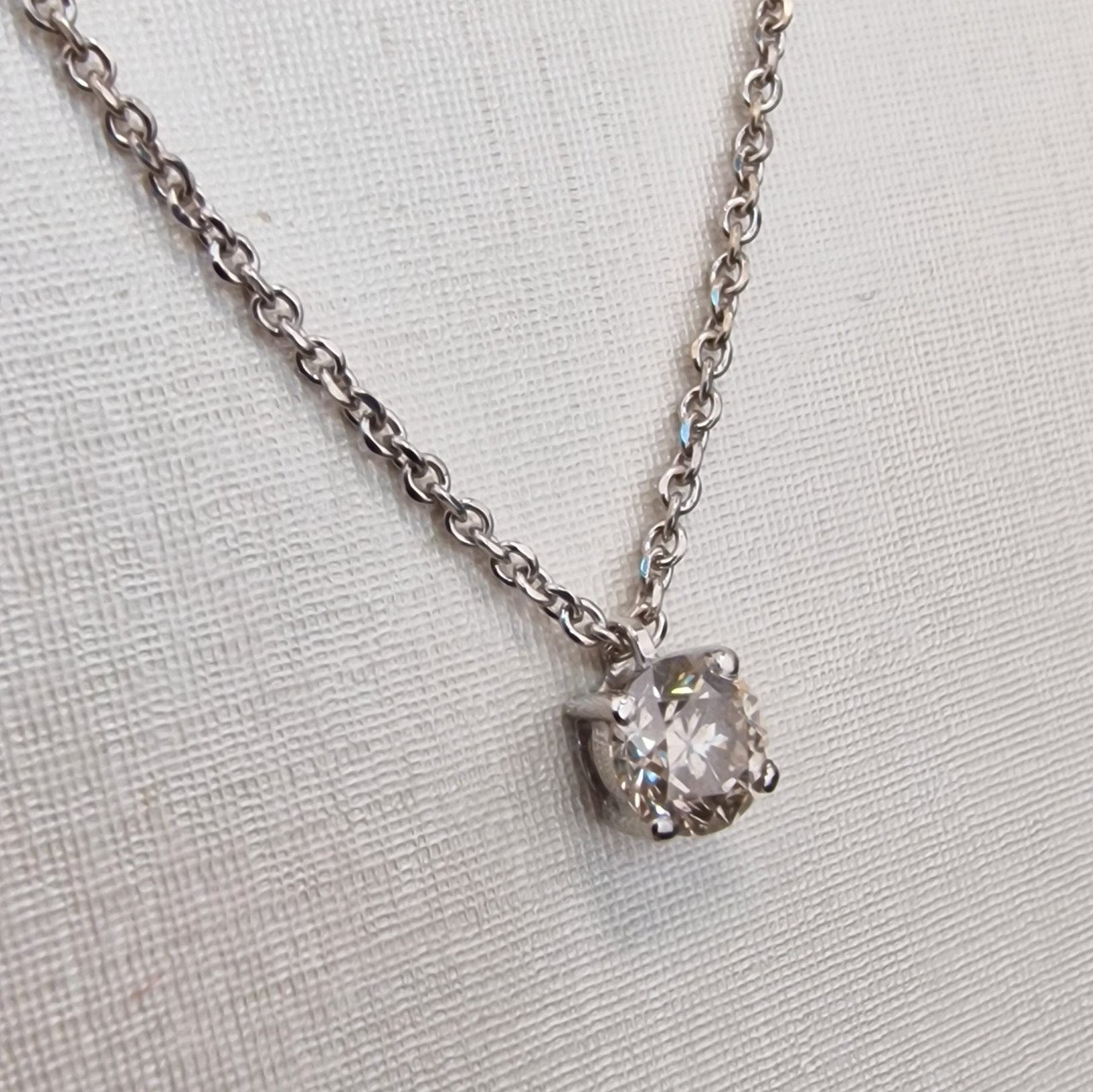 Колье Deimantas 99981846 2,55гр 0,506ct. купить,NaN