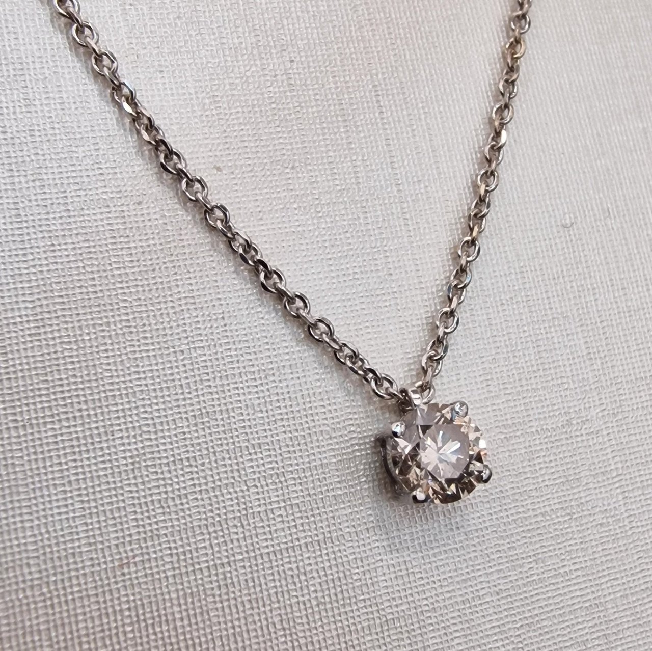 Колье Deimantas 99981846 2,55гр 0,506ct. купить,NaN