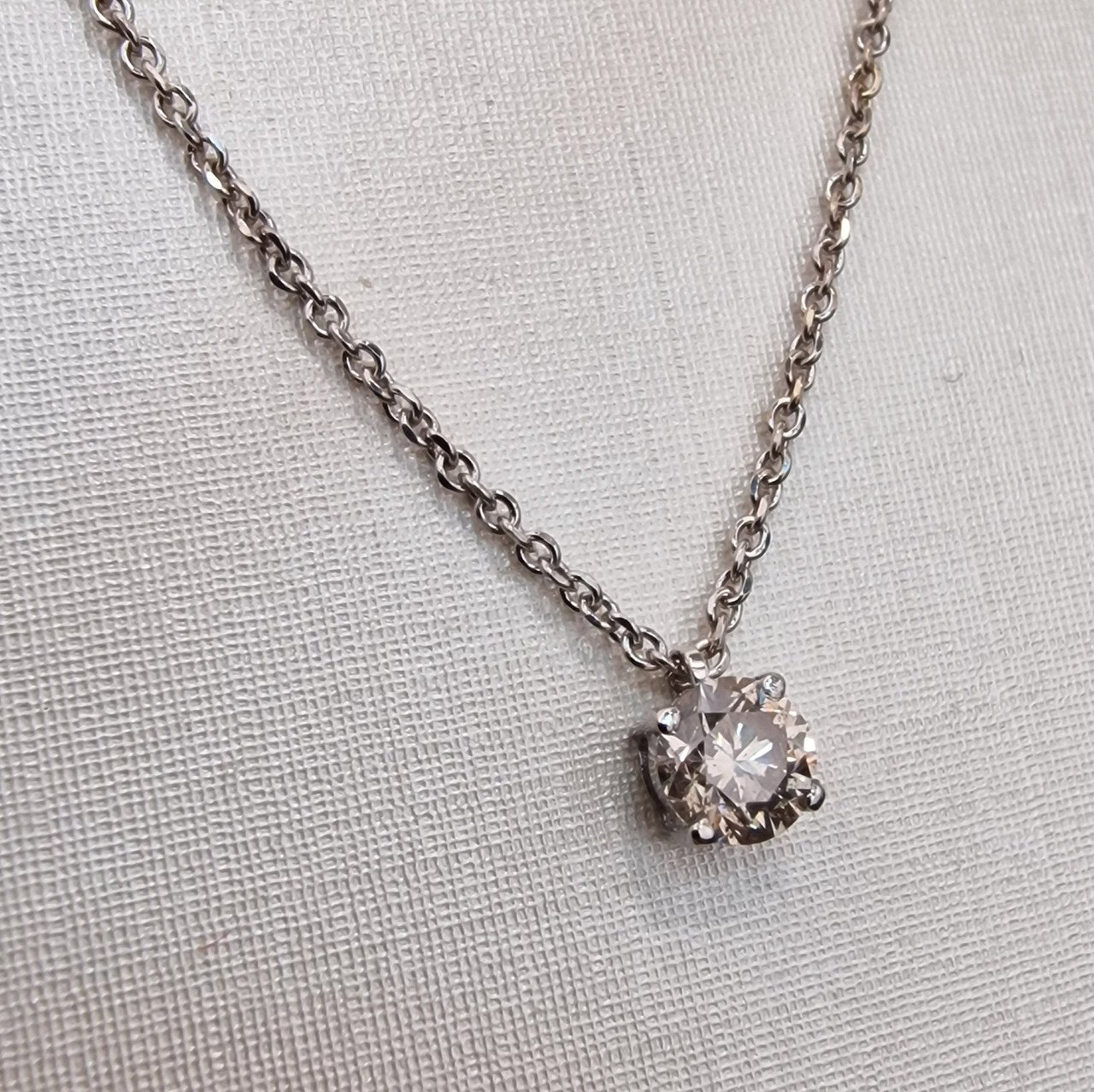 Колье Deimantas 99981846 2,55гр 0,506ct. купить,NaN