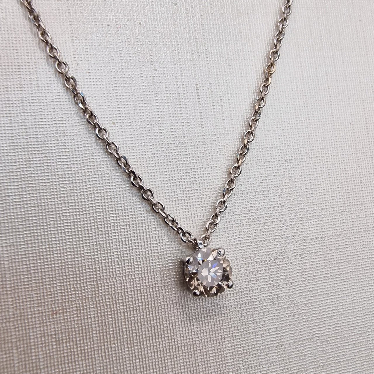 Колье Deimantas 99981846 2,55гр 0,506ct. купить,NaN