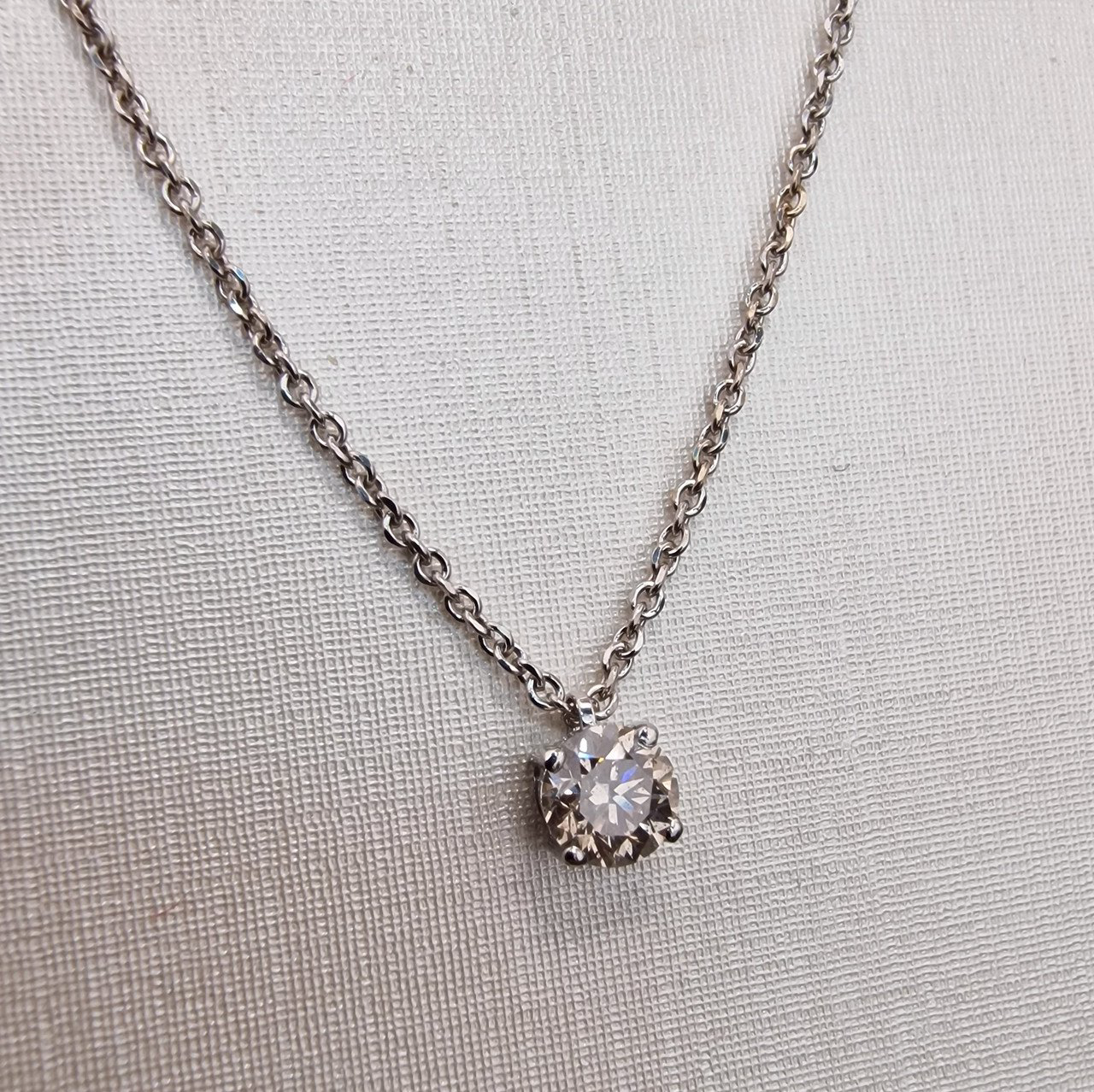 Колье Deimantas 99981846 2,55гр 0,506ct. купить,NaN