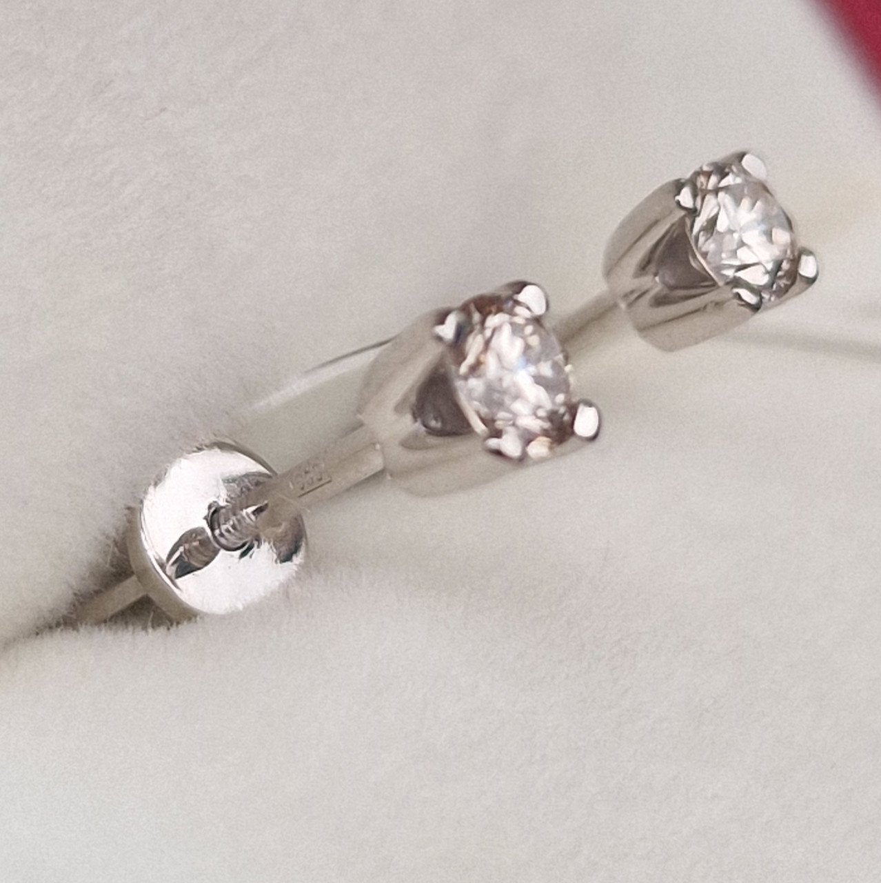 Серьги Deimantas 100068021 1,34гр 0,368ct. купить,NaN