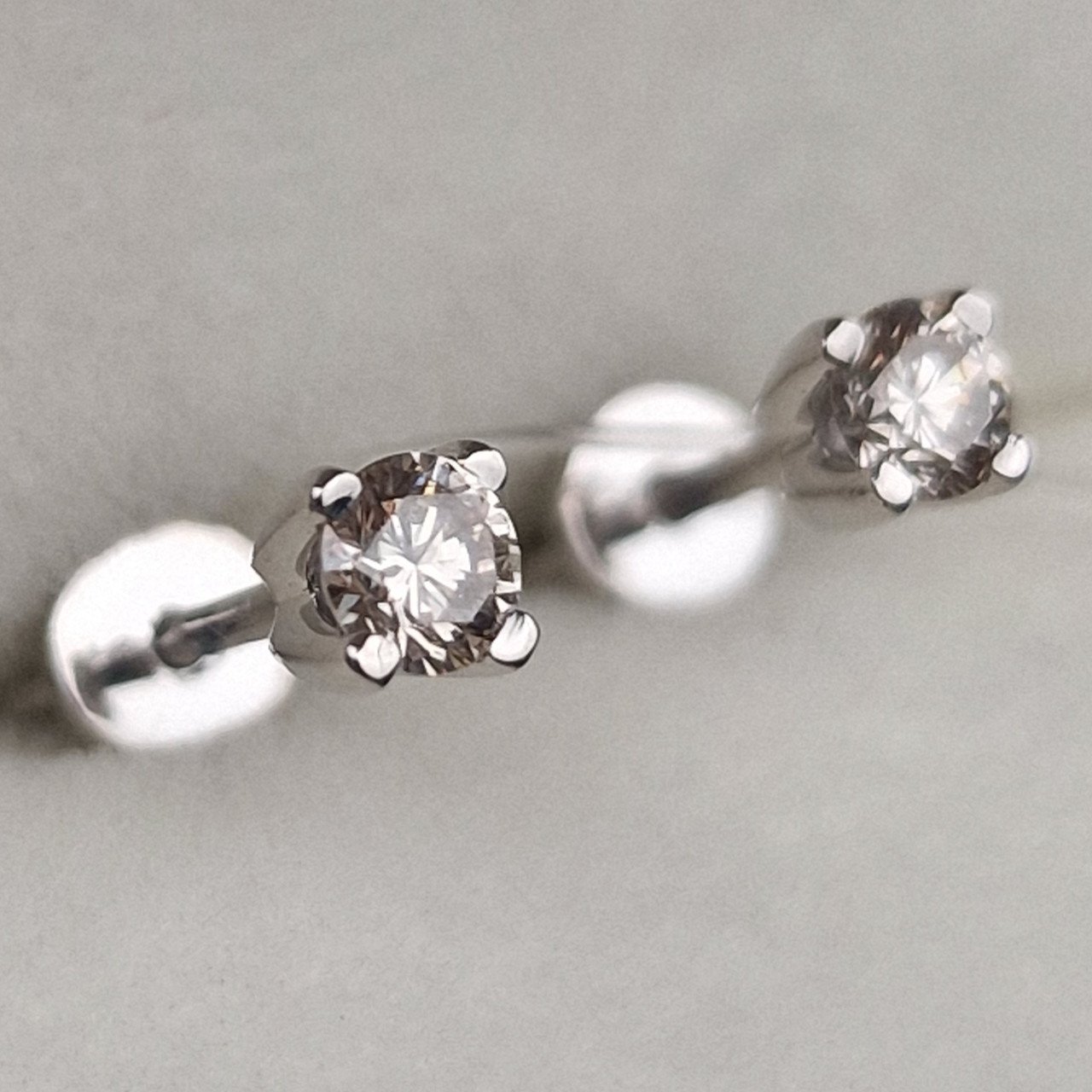 Серьги Deimantas 100068021 1,34гр 0,368ct. купить,NaN