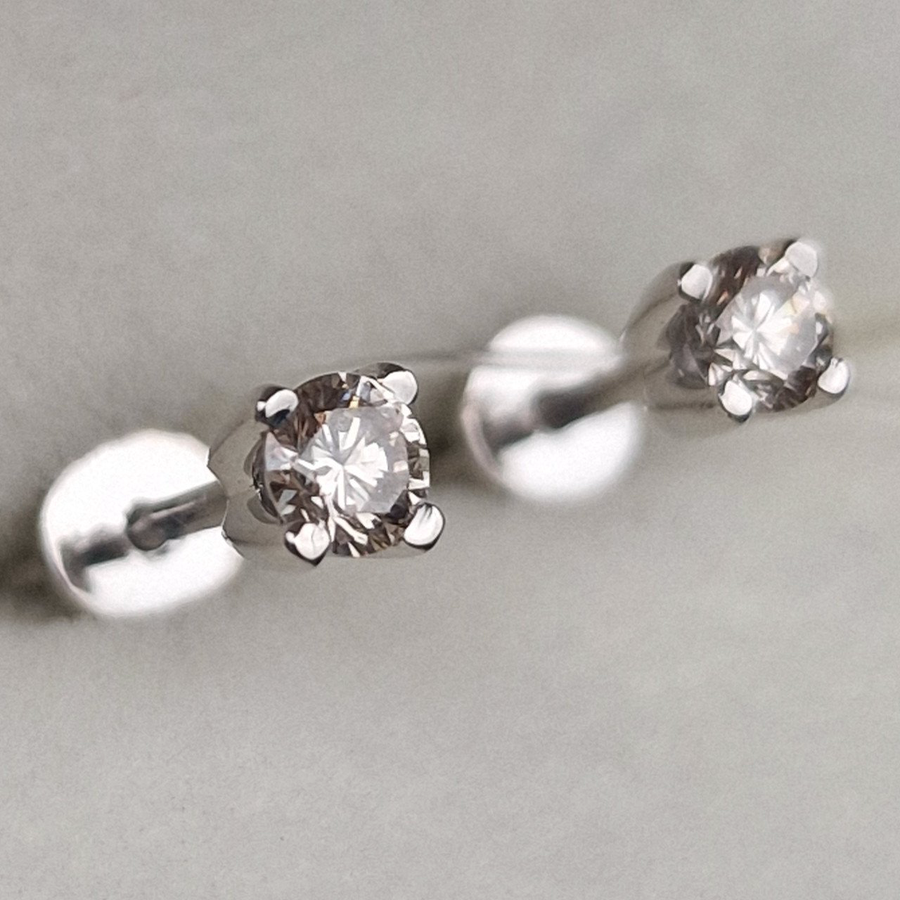 Серьги Deimantas 100068021 1,34гр 0,368ct. купить,NaN