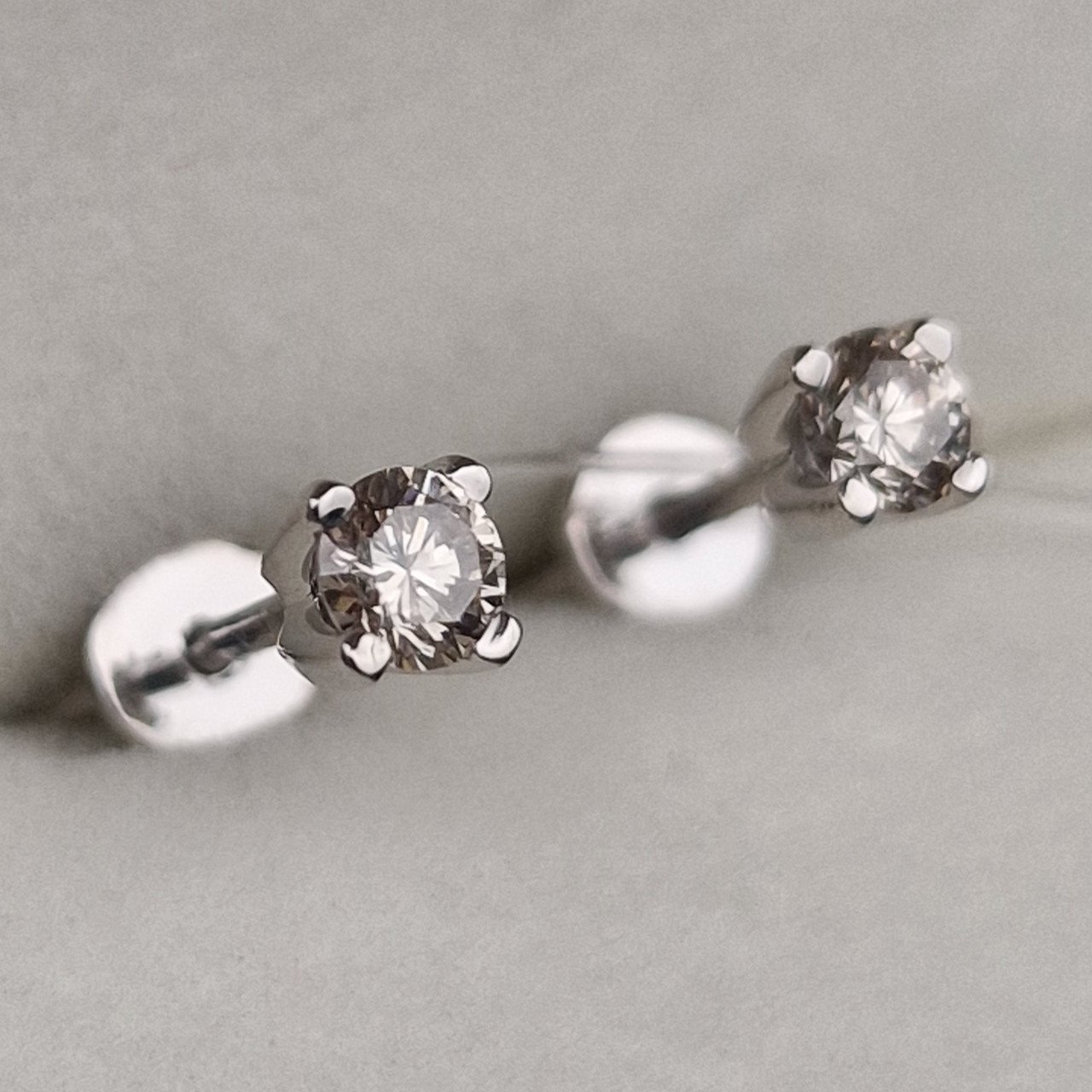 Серьги Deimantas 100068021 1,34гр 0,368ct. купить,NaN