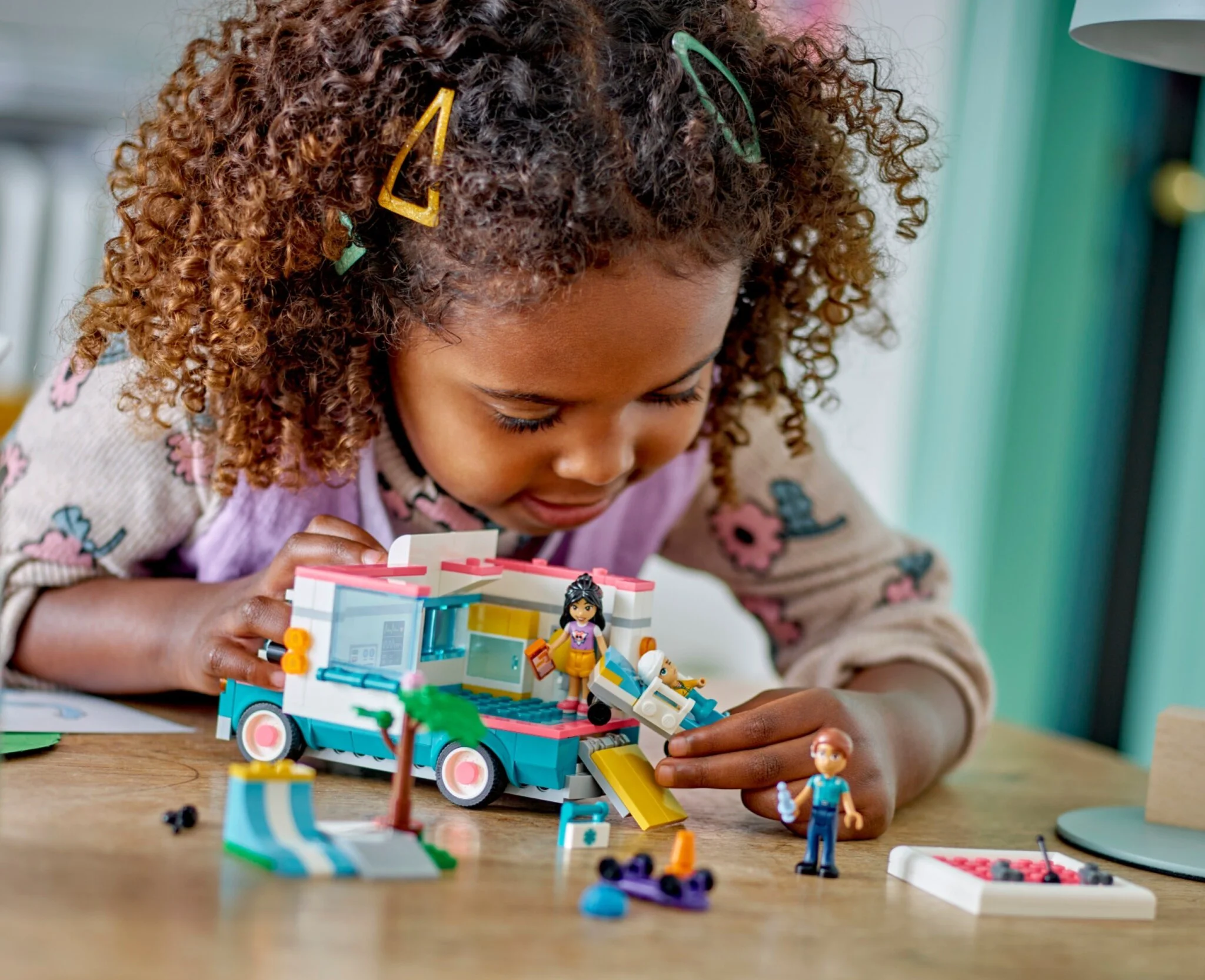 Конструктор Lego Friends Машина скорой помощи городской больницы Хартлейк 42613 купить,NaN