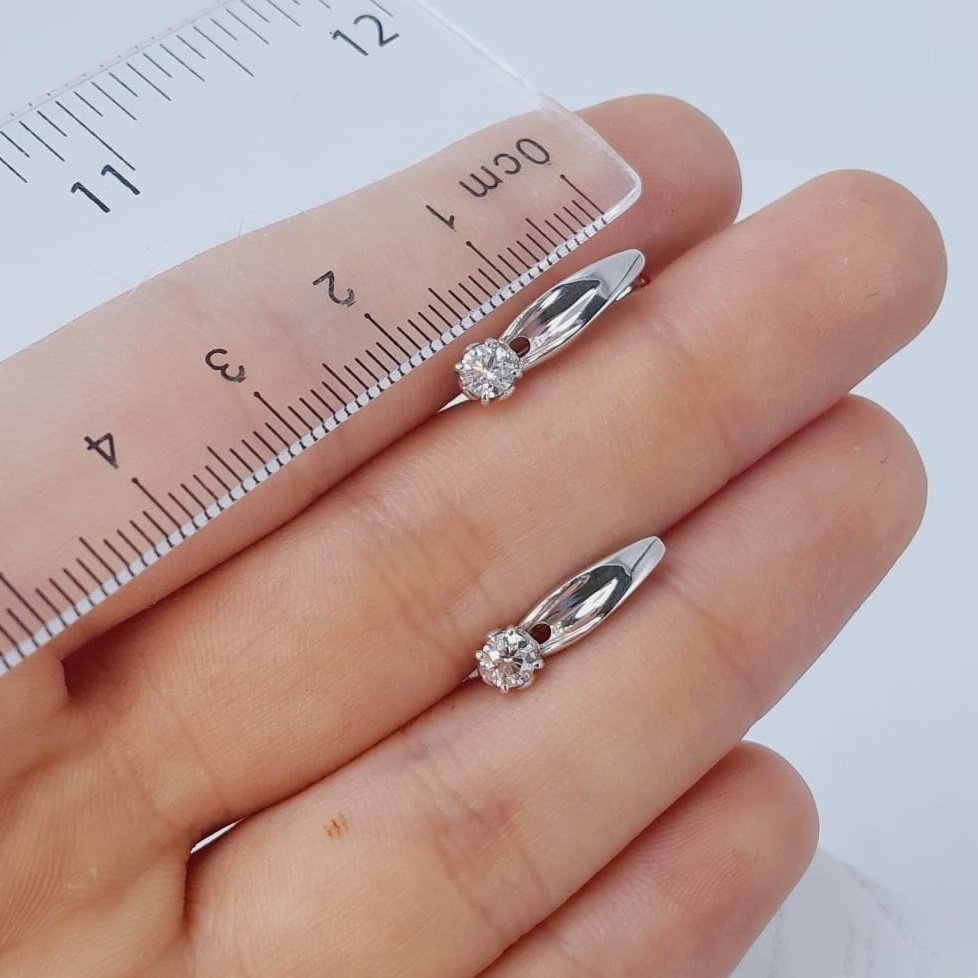 Серьги АЛЬКОР 22642-200 вес 2.85 г золото, бриллиант купить,NaN