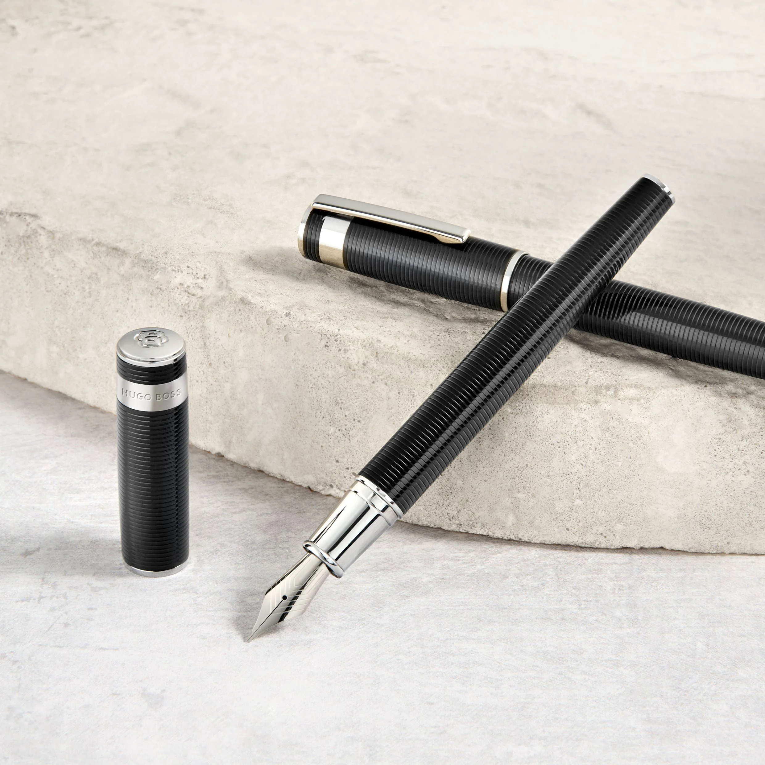 Ручка-роллер Hugo Boss Arche Horizon Black HSP6545A купить,89000