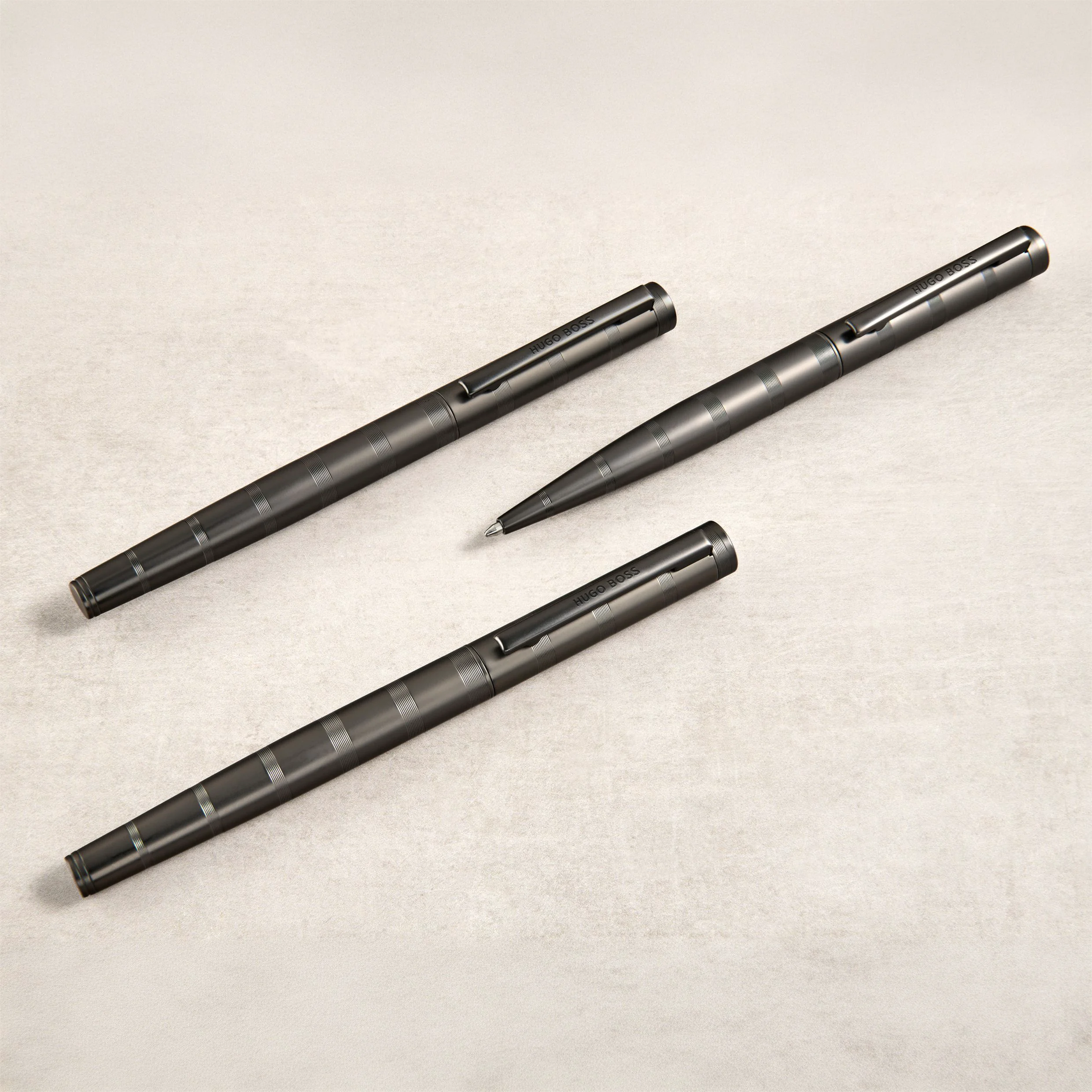 Ручка шариковая Hugo Boss Loop Stripes Gun HSH6854D купить,59000