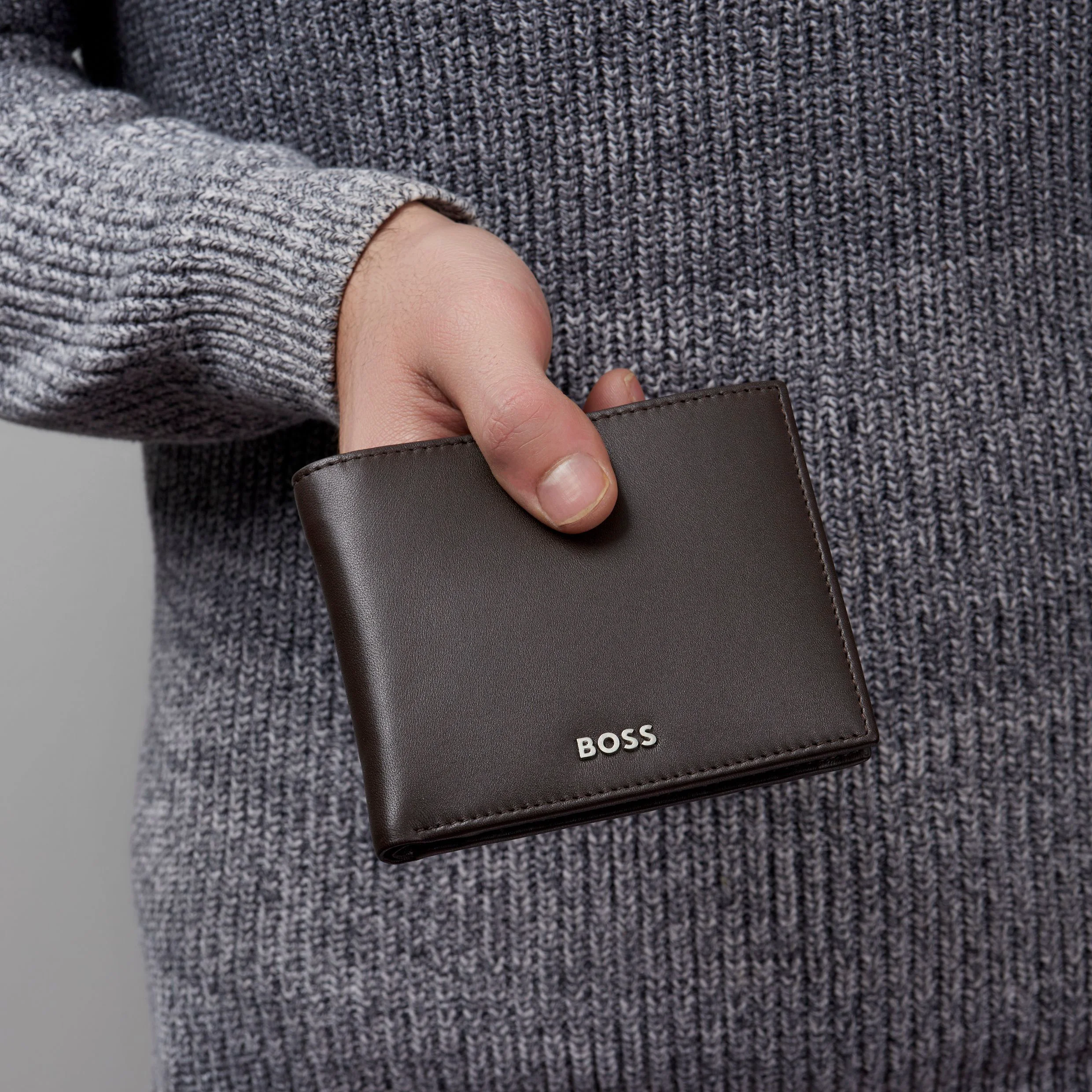 Портмоне Hugo Boss Classic Smooth HLN403Y с клапаном темно-коричневое купить,79000