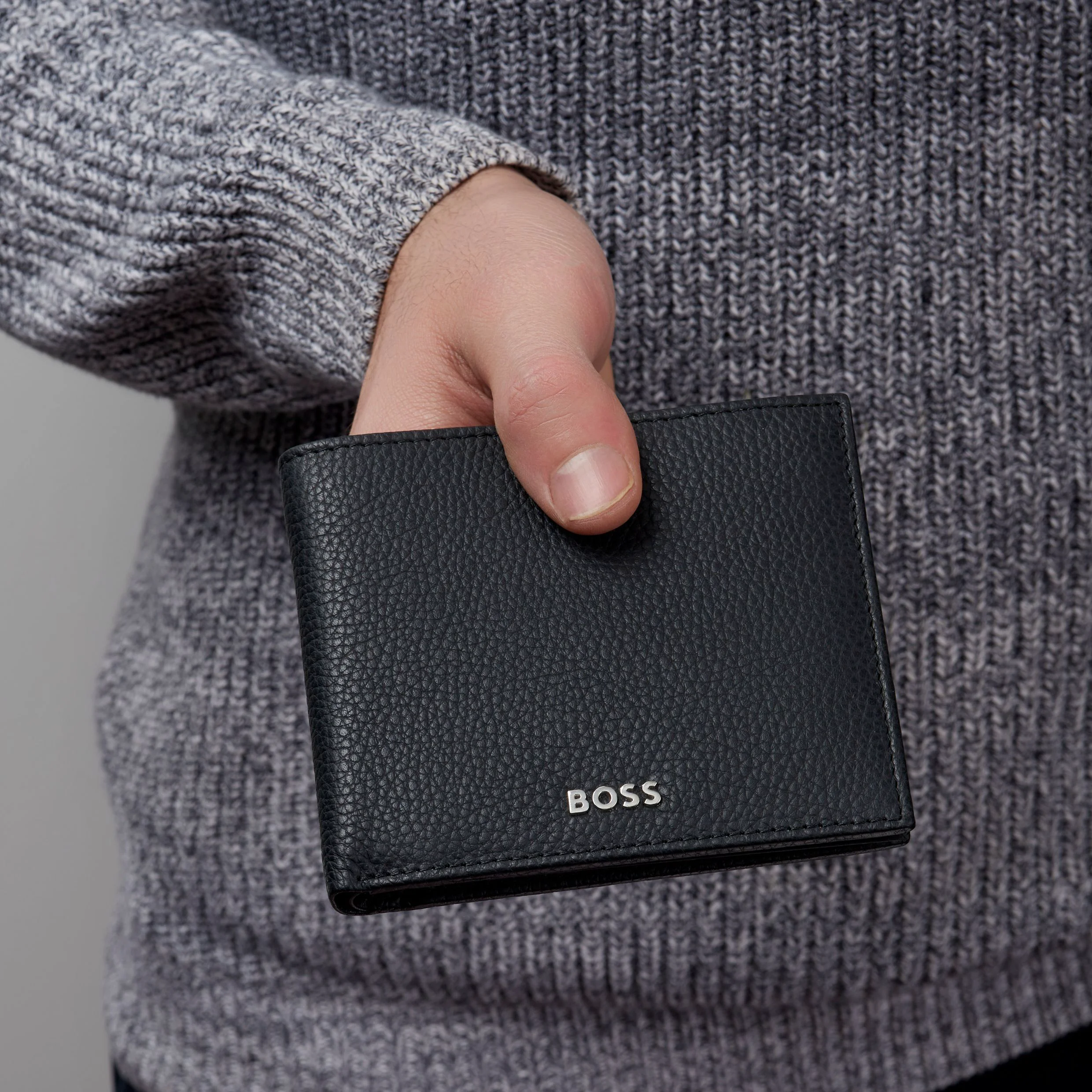 Портмоне Hugo Boss Classic Grained HLN416A с клапаном черное купить,79000