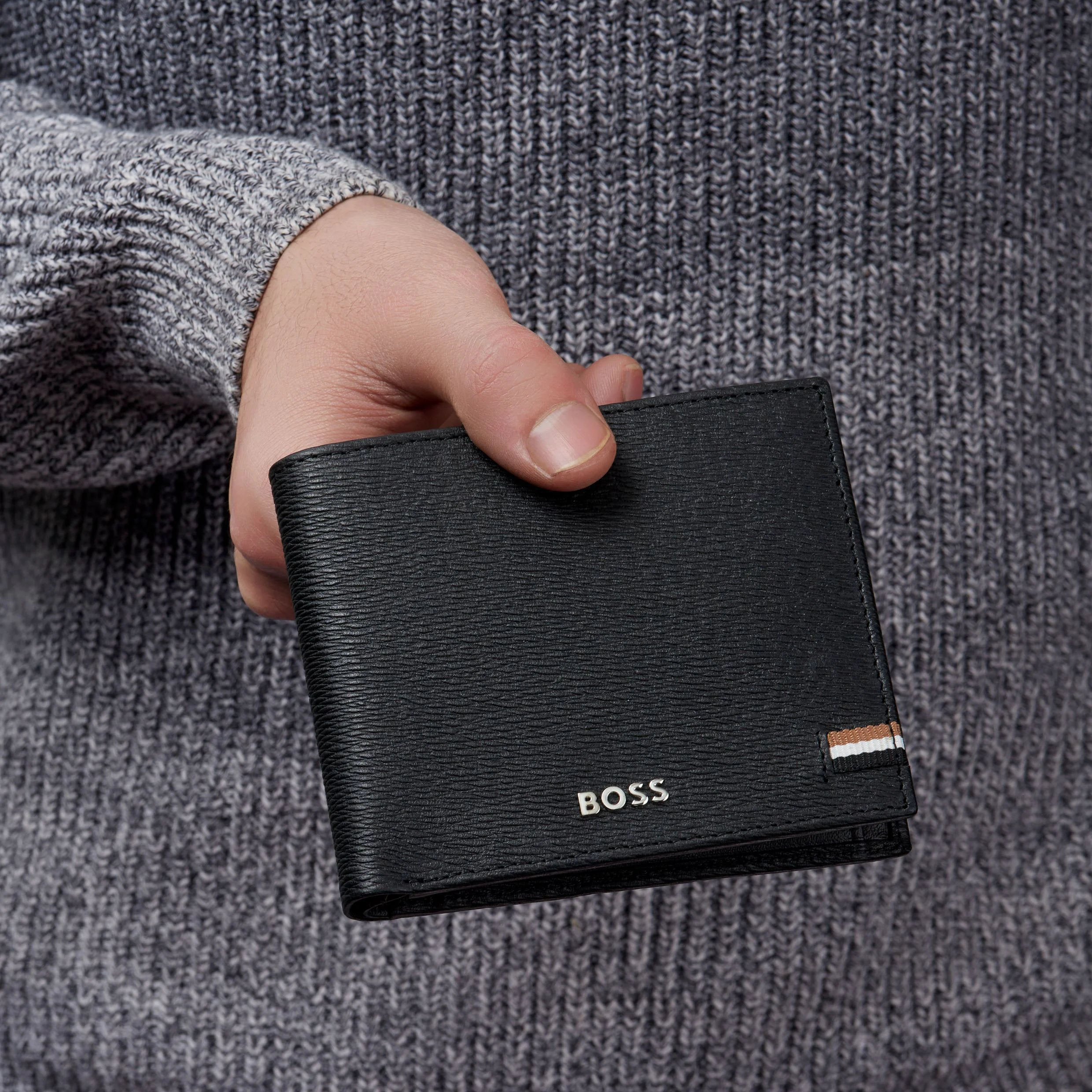 Портмоне Hugo Boss Iconic HLN421A с клапаном черное купить,79000