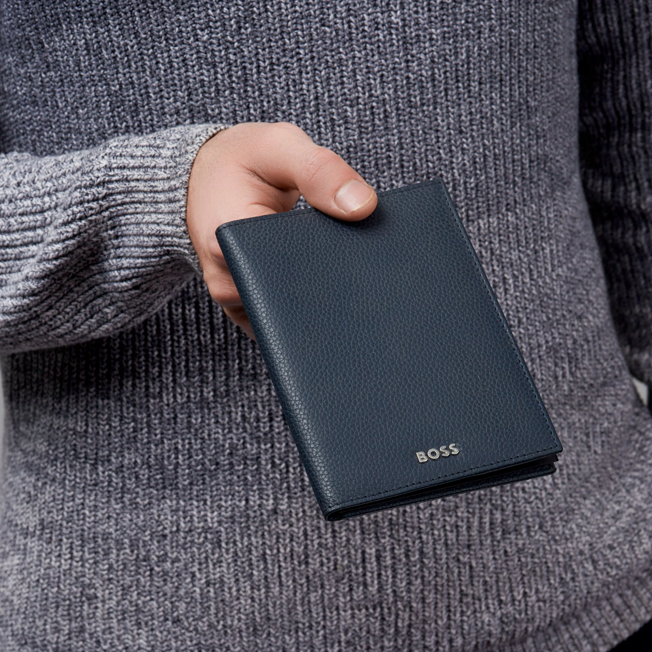 Обложка для паспорта Hugo Boss Classic Grained HLP416N темно-синяя купить,69000
