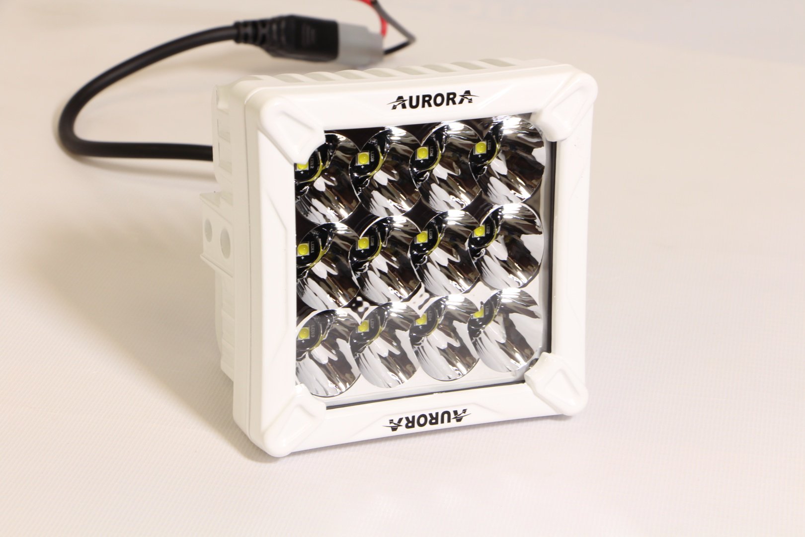 AURORA светодиодная фара ALO-M-W-4-C27T3 120 квадратная купить,NaN