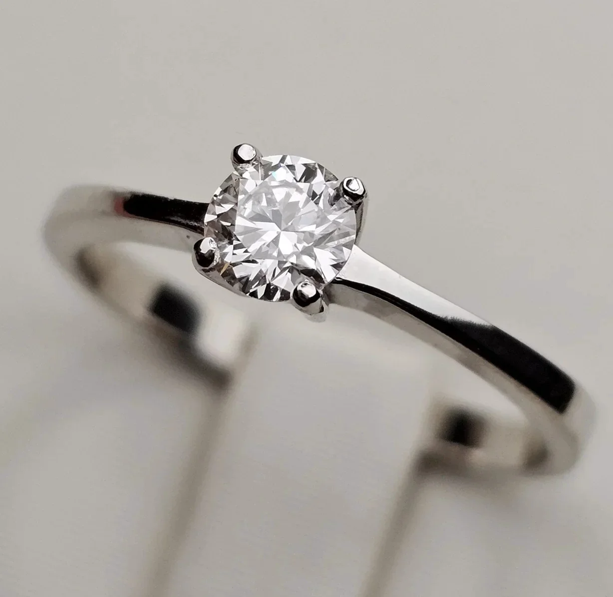 Комплект Deimantas 114883302 17,5р 0,34ct 0,34ct. купить,NaN