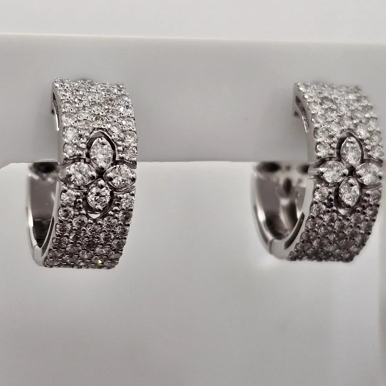 Комплект Deimantas 115011111 17,5р 0,97ct 0,78ct. купить,NaN