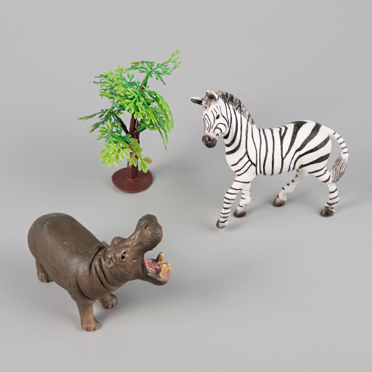 Фигурки Animal World Бегемот и зебра купить,NaN