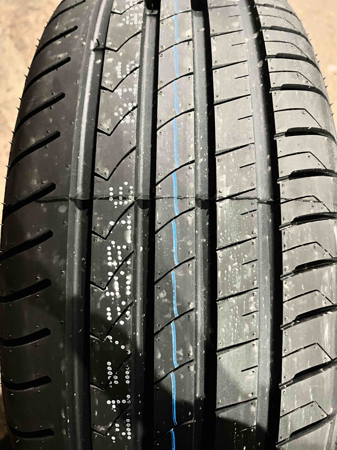Boto ECOMASTER 298 215/65 R16 98 H без шипов