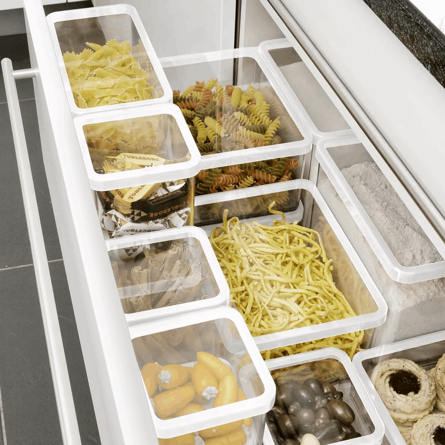 Ёмкость для сыпучих продуктов Rotho Loft 1160790000 2,1 л белая купить,NaN