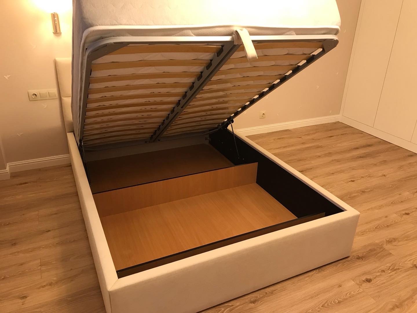 MEBEL EXCLUSIVE Квадро двуспальная, 140x200 см (без матраса, подъёмный механизм) бежевый купить,NaN