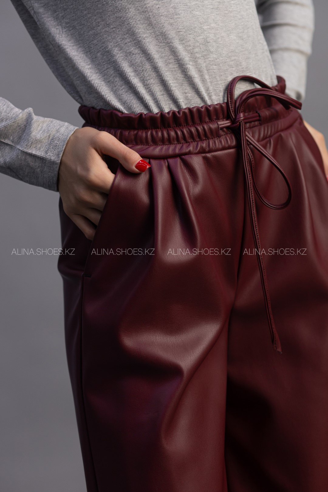 Кожаные брюки alinashoes бордовый купить,NaN