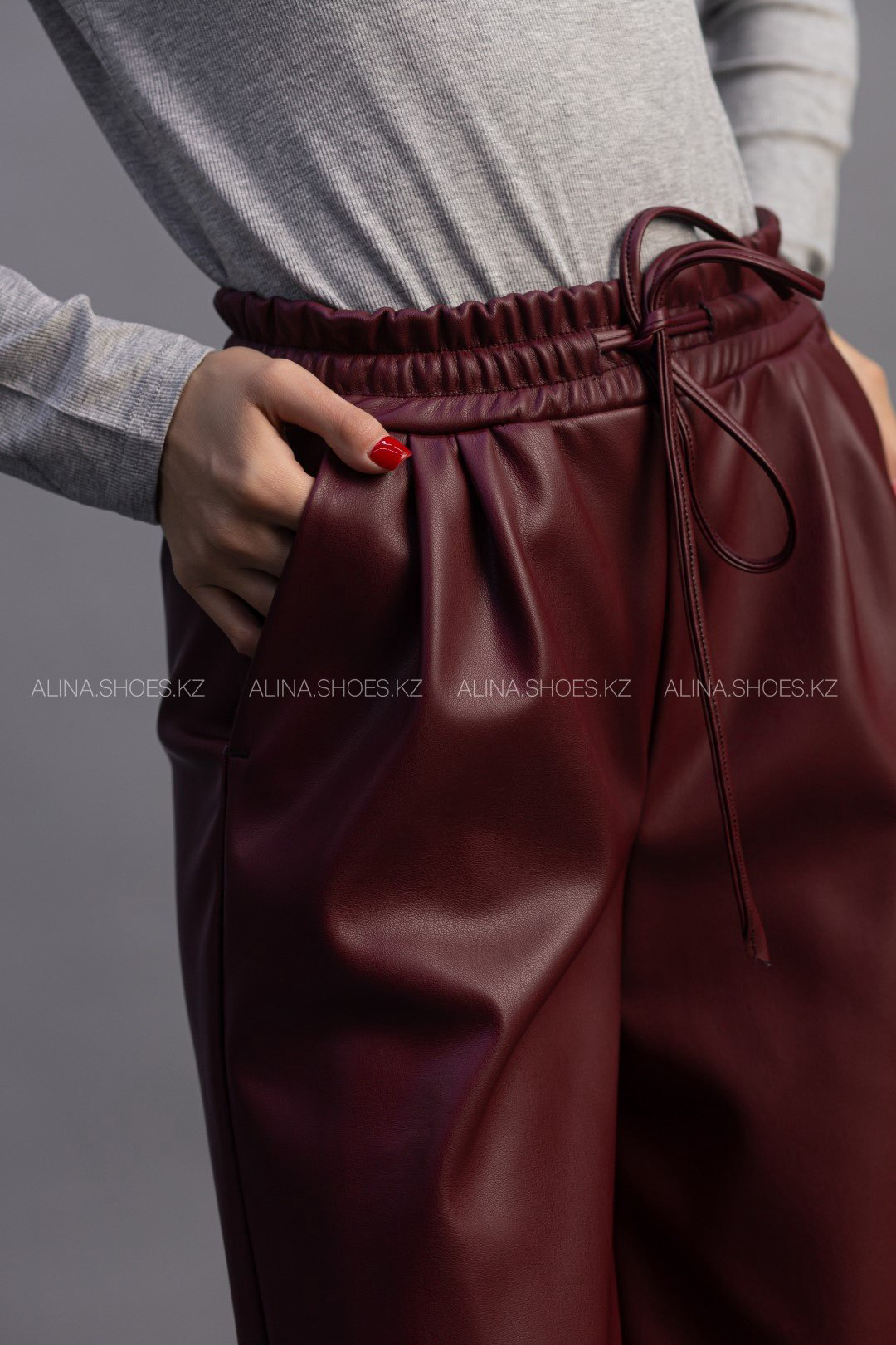 Кожаные брюки alinashoes бордовый купить,NaN