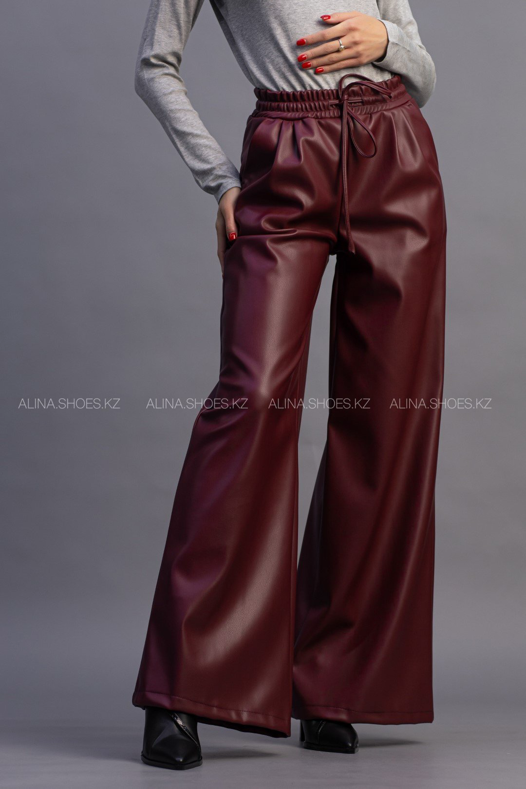 Кожаные брюки alinashoes бордовый купить,NaN