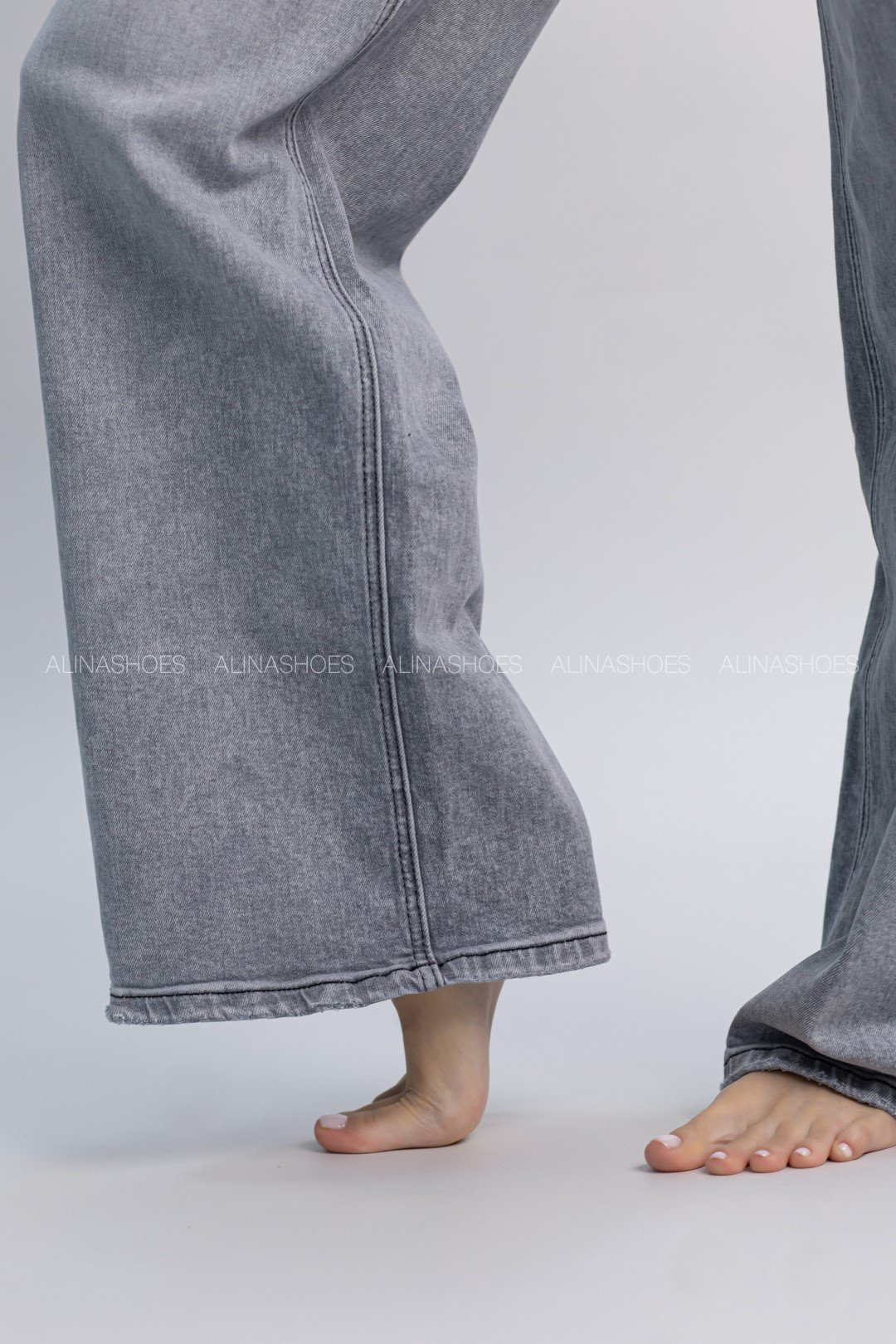 Джинсы прямые alinashoes серый купить,NaN