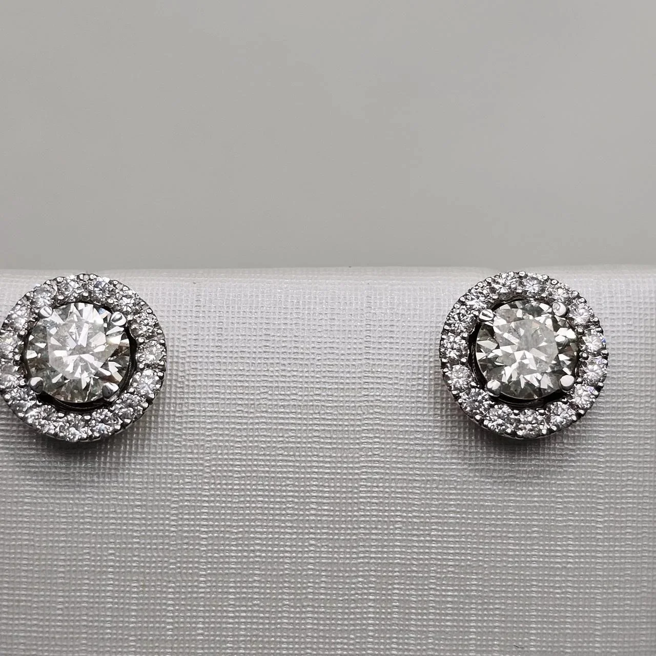 Серьги Deimantas 115122660 1,3ct 0,5ct. купить,NaN