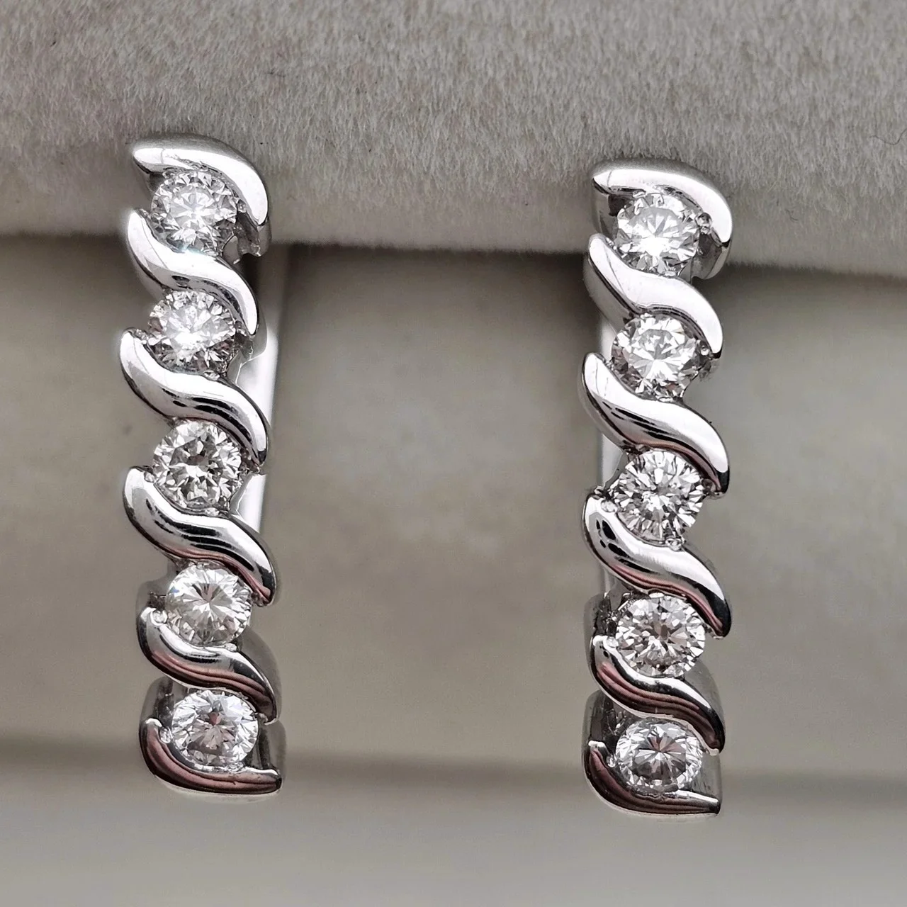 Серьги Deimantas 115172850 0,55ct. купить,NaN