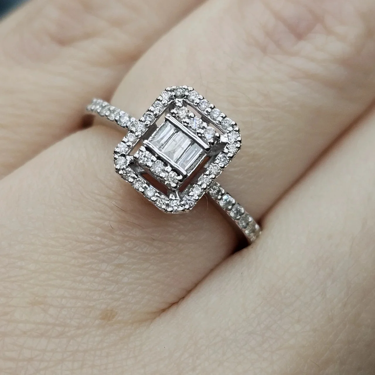 Кольцо Deimantas 115061863 17р 0,33ct 0,08ct. купить,NaN