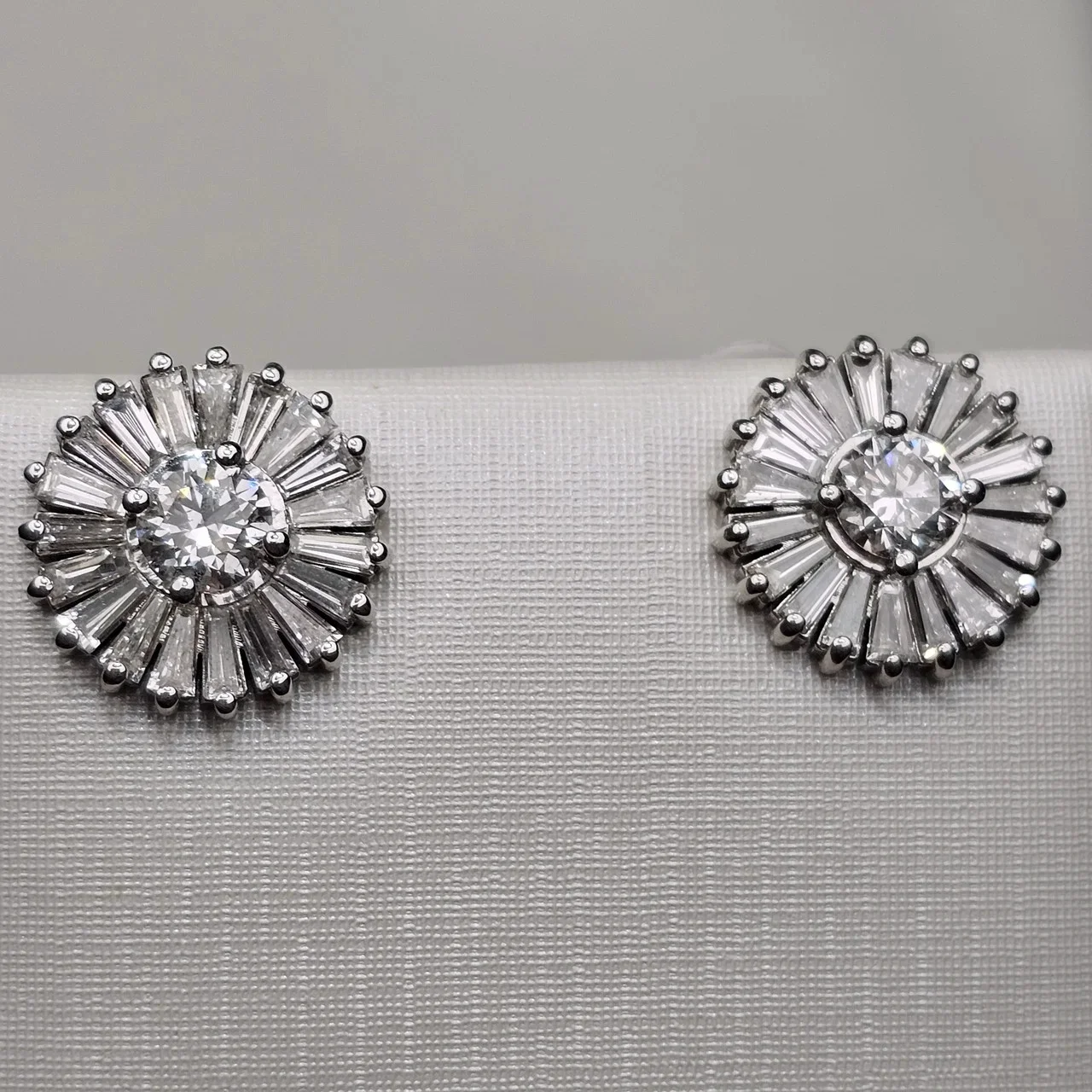 Серьги Deimantas 115136437 0,83ct 2,65ct. купить,NaN
