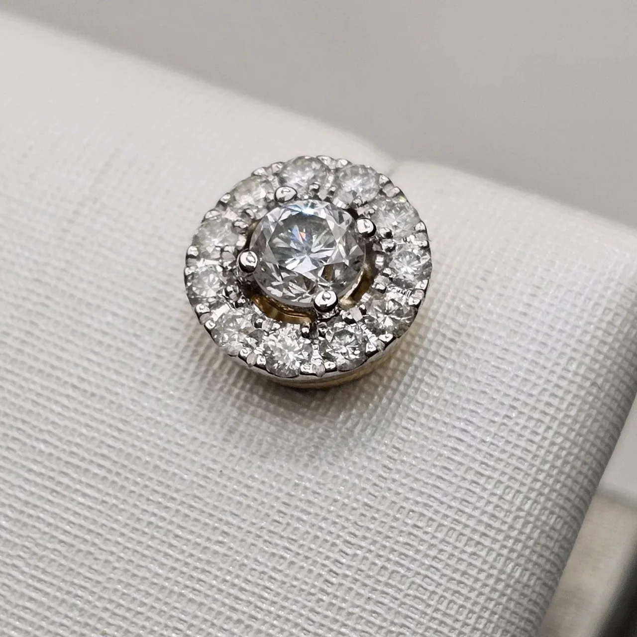 Серьги Deimantas 115172800 0,37ct. купить,NaN
