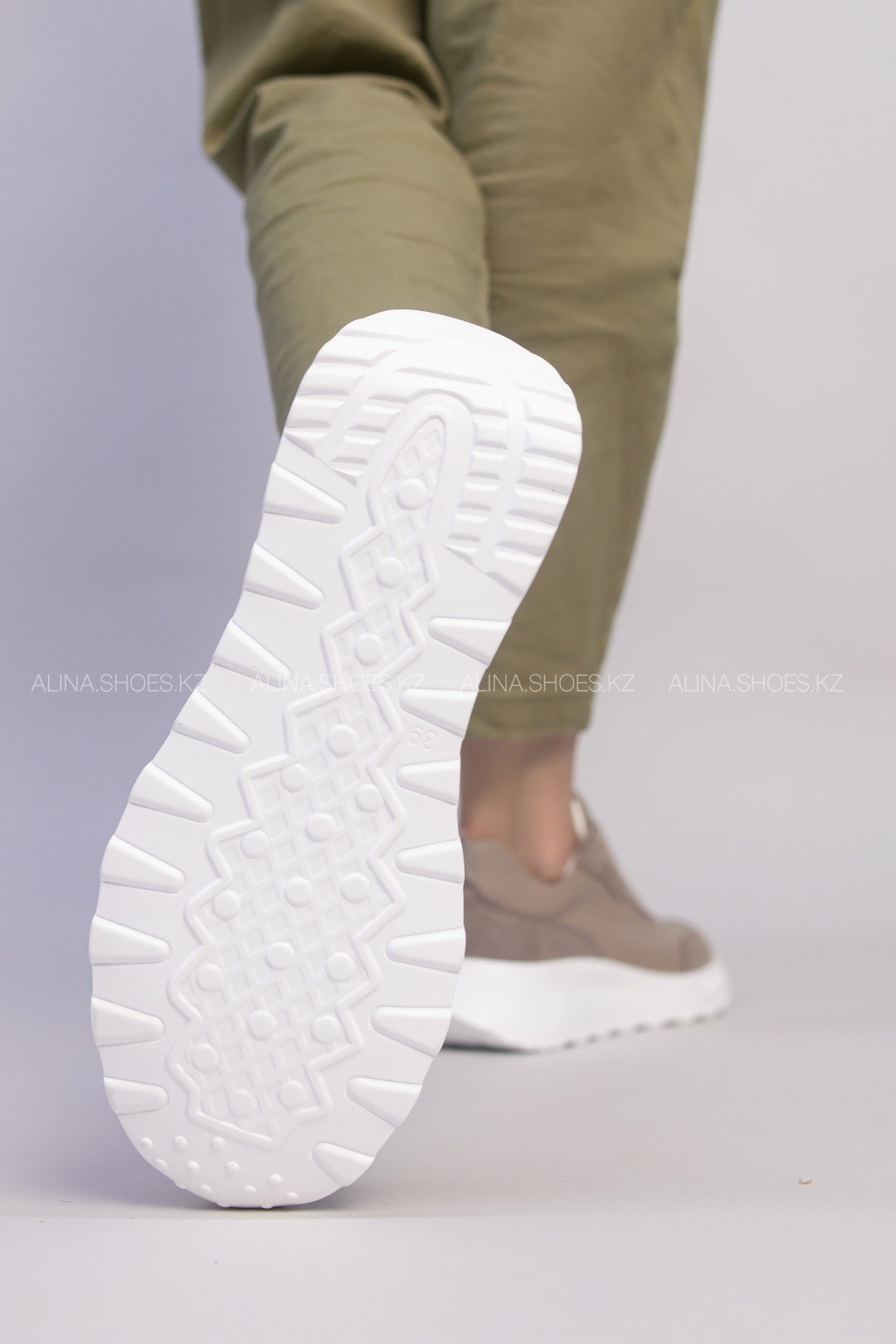 Кроссовки alinashoes коричневый купить,NaN
