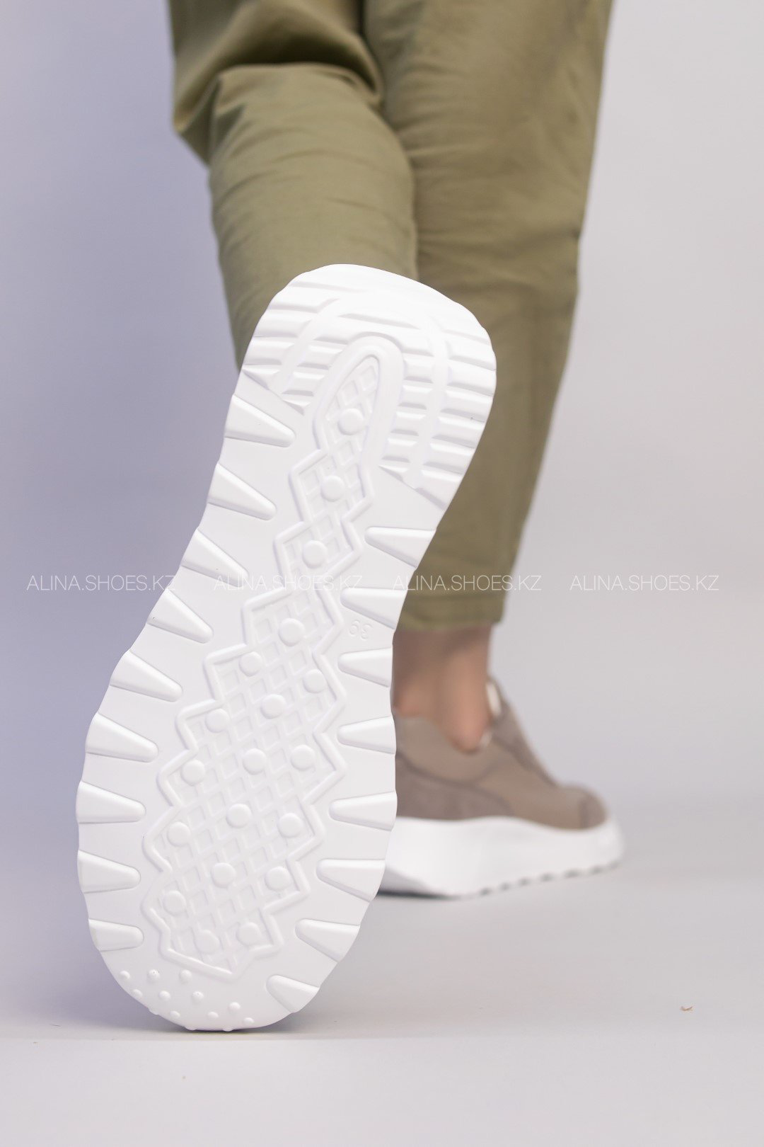Кроссовки alinashoes коричневый купить,NaN