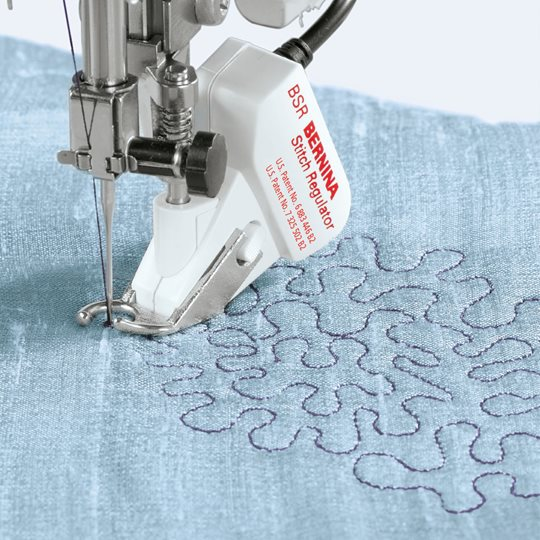 Компьютерная швейно-вышивальная машина Bernina 590 белая - ForteMarket Компьютерная швейно-вышивальная машина Bernina 590 белая купить,0