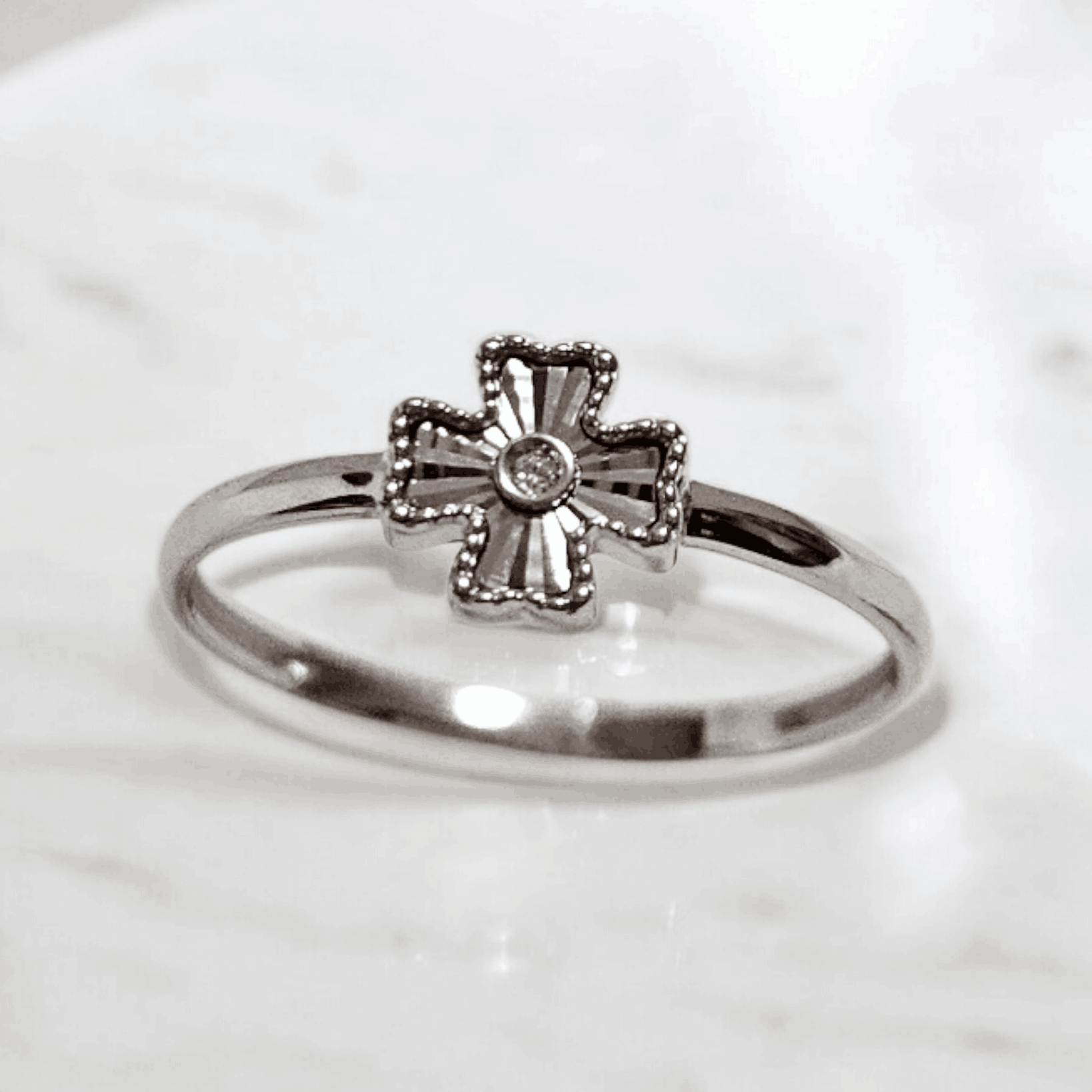 Кольцо Karatov Т30261И042 золото 585 1.03гр 17.5р купить,116800