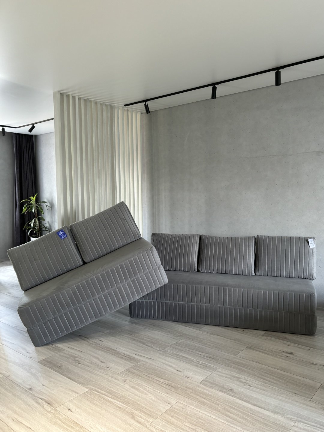 Бескаркасный диван PRESTIGE MEBEL Foam, 200х90 см, обивка велюр, серый купить,NaN