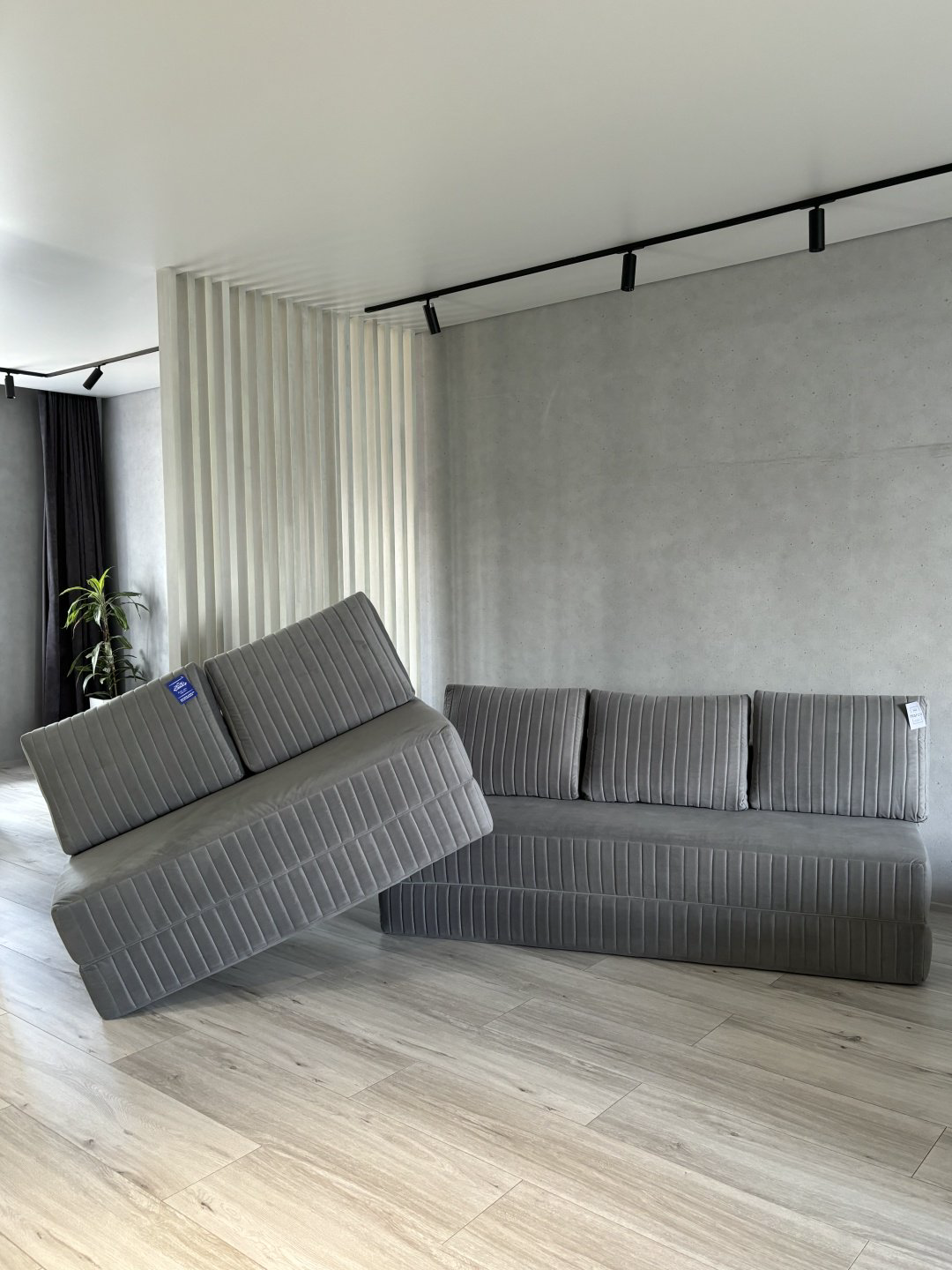 Бескаркасный диван PRESTIGE MEBEL Foam, 200х90 см, обивка велюр, серый купить,NaN