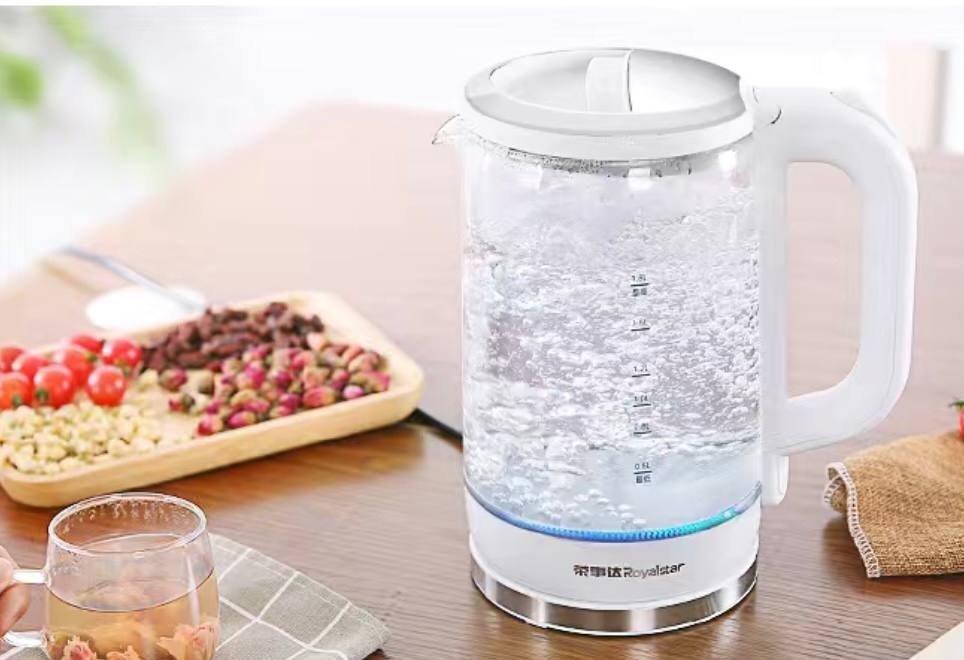 Электрочайник RoyalStar КЕ-656 белый