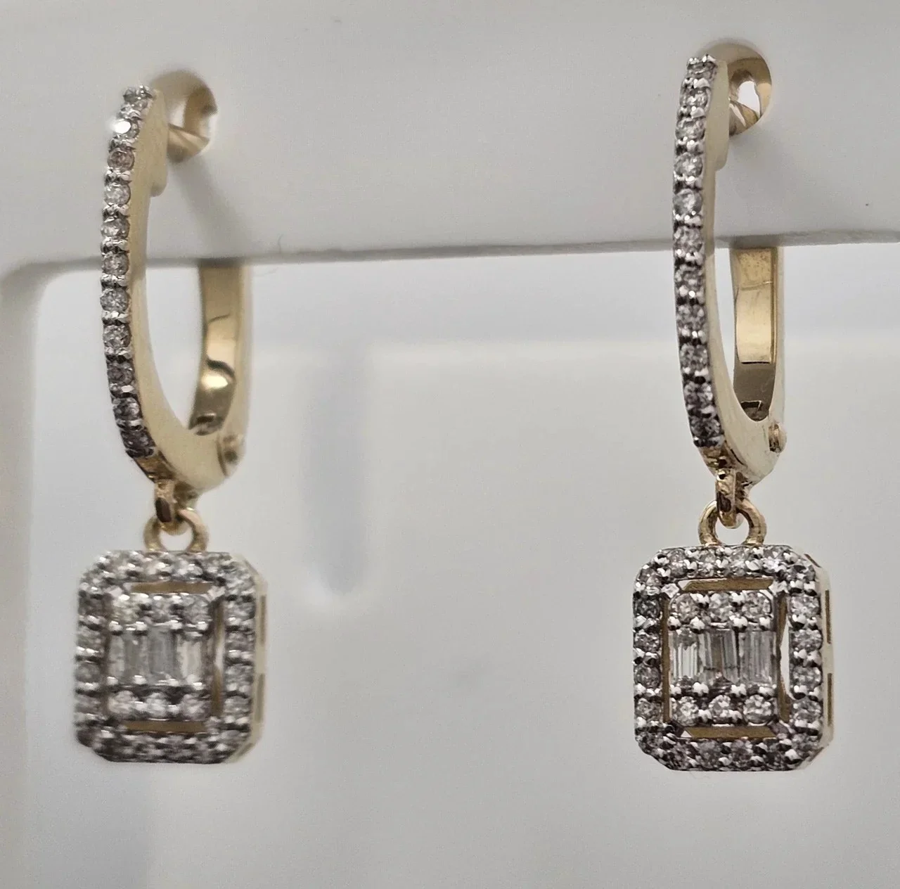 Комплект Deimantas 115239036 18р 0,14ct 0,04ct 0,27ct. купить,NaN