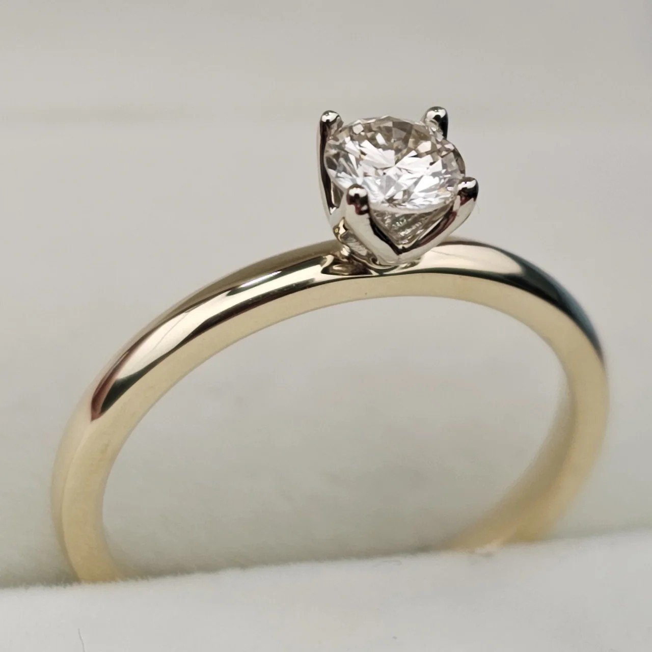 Кольцо Deimantas 106864529 16,5р 2,23гр 0,33ct. купить,NaN
