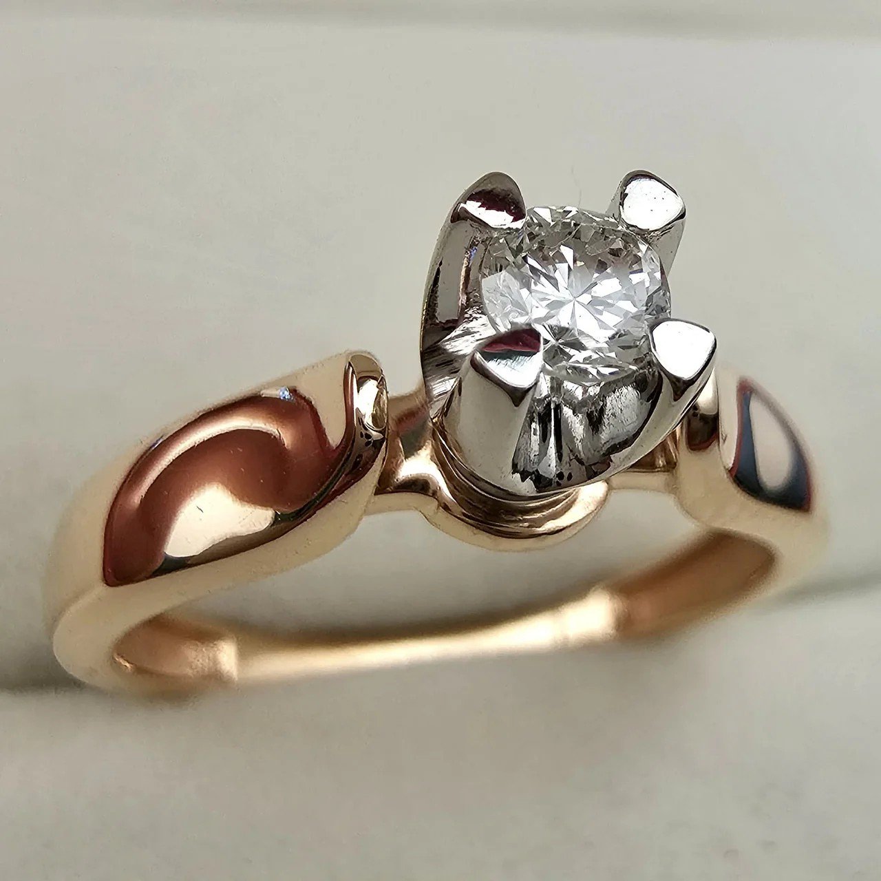 Кольцо Deimantas 106931500 17р 2,94гр 0,16ct. купить,NaN