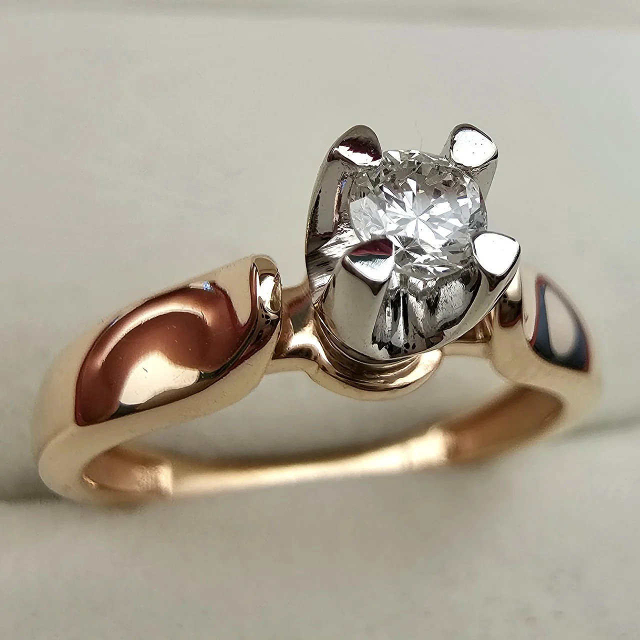 Кольцо Deimantas 106931500 17р 2,94гр 0,16ct. купить,NaN