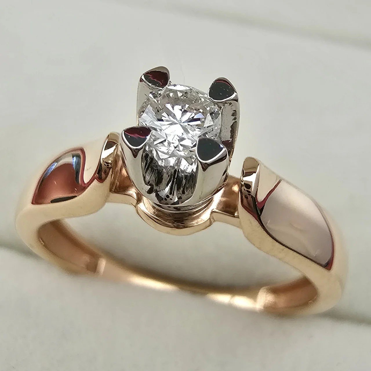 Кольцо Deimantas 106931500 17р 2,94гр 0,16ct. купить,NaN