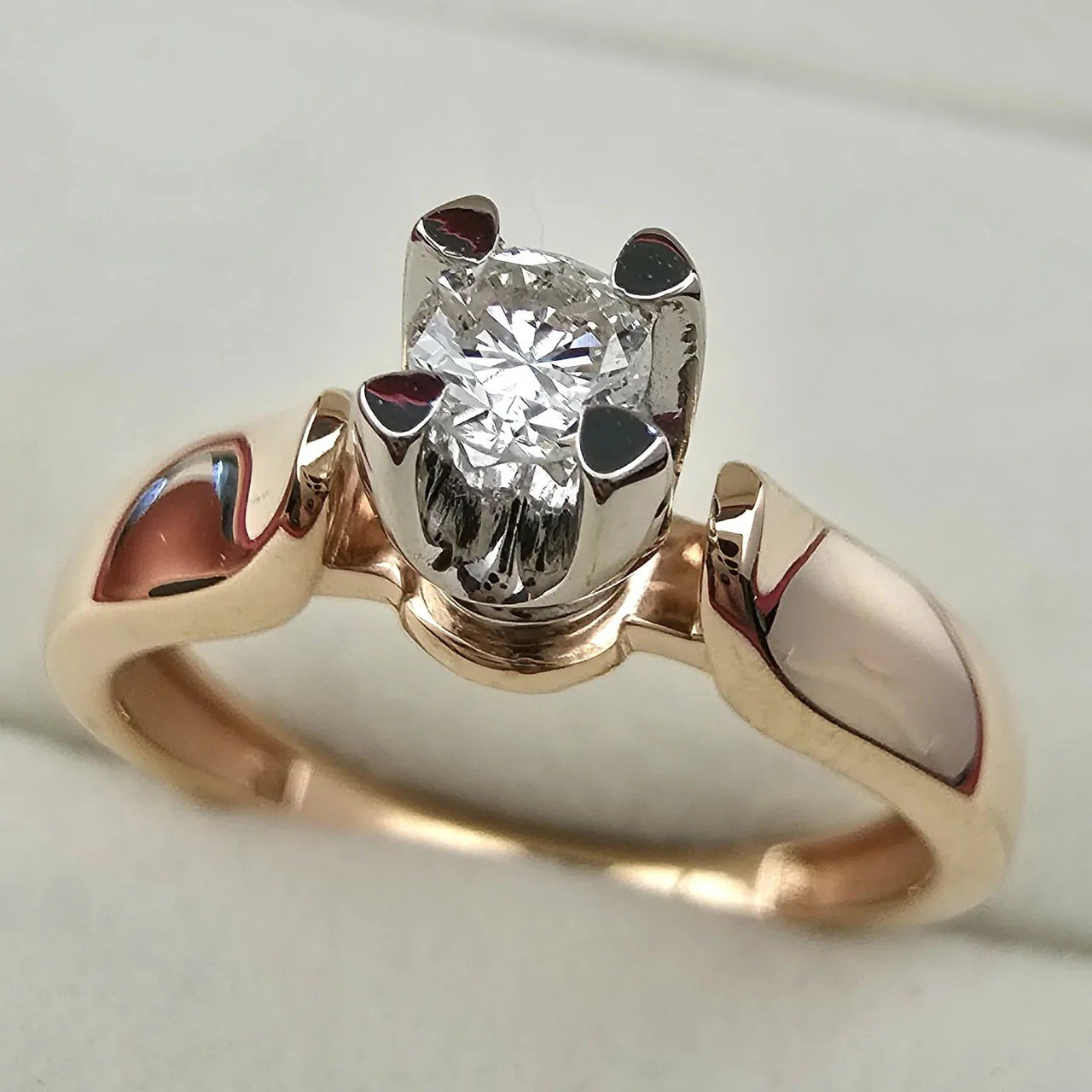 Кольцо Deimantas 106931500 17р 2,94гр 0,16ct. купить,NaN