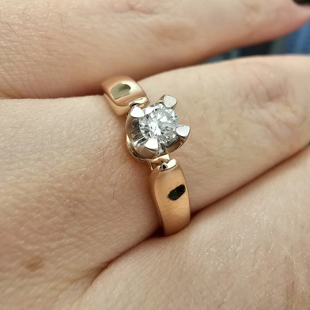 Кольцо Deimantas 106931500 17р 2,94гр 0,16ct. купить,NaN